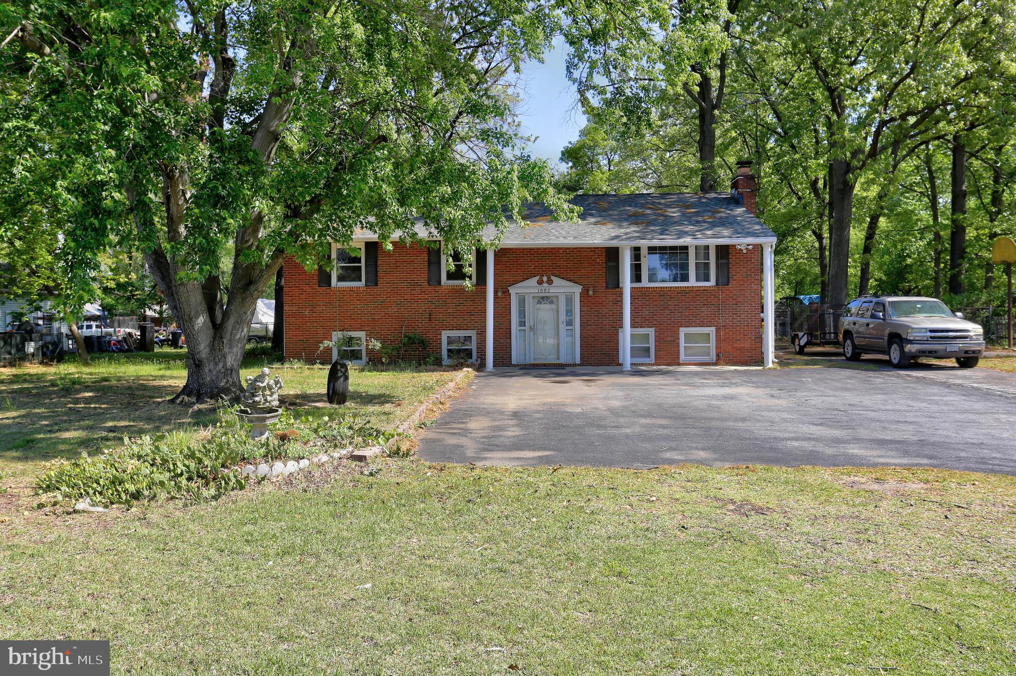SHORELAND - Residential