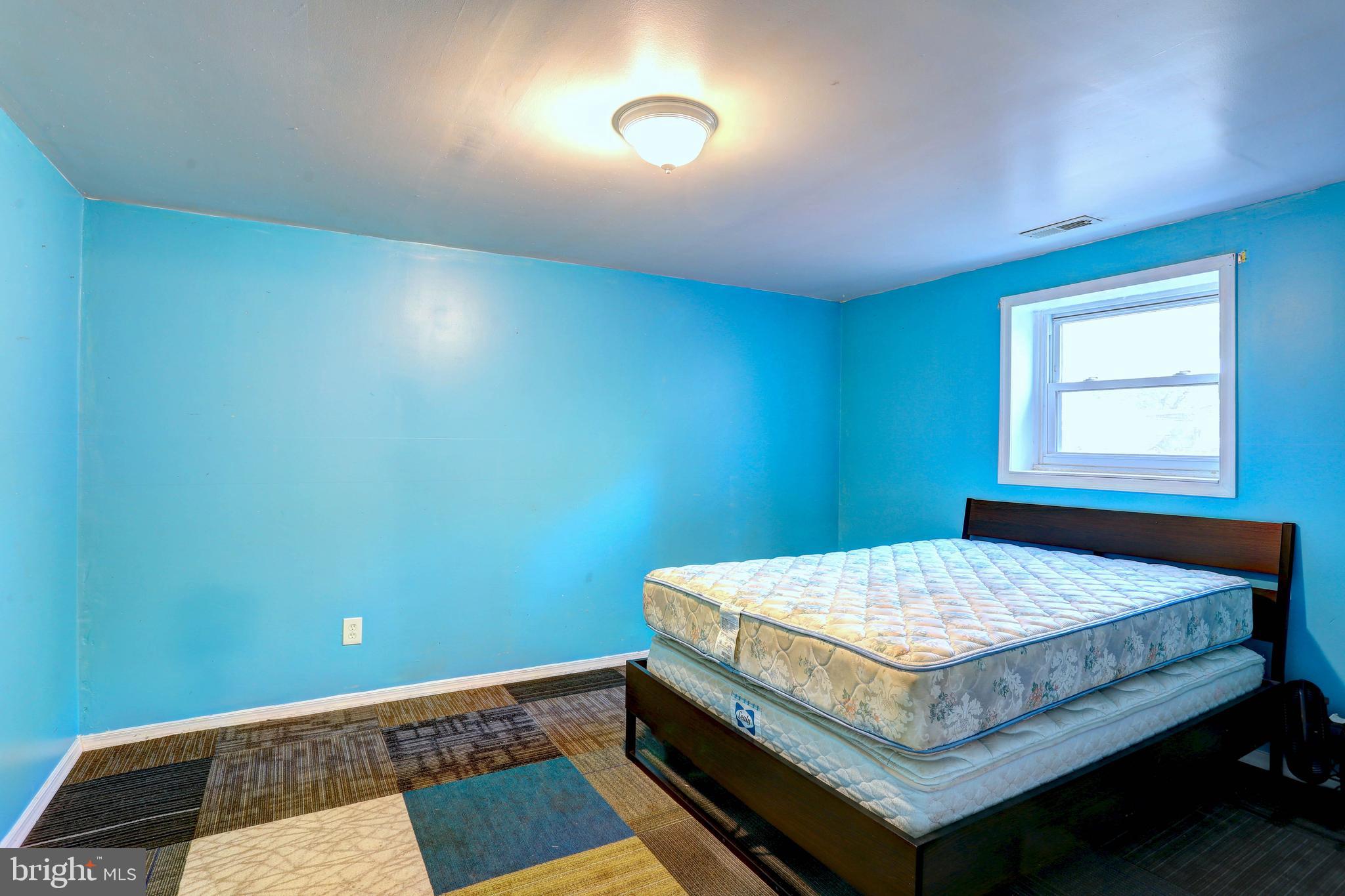 SHORELAND - Residential