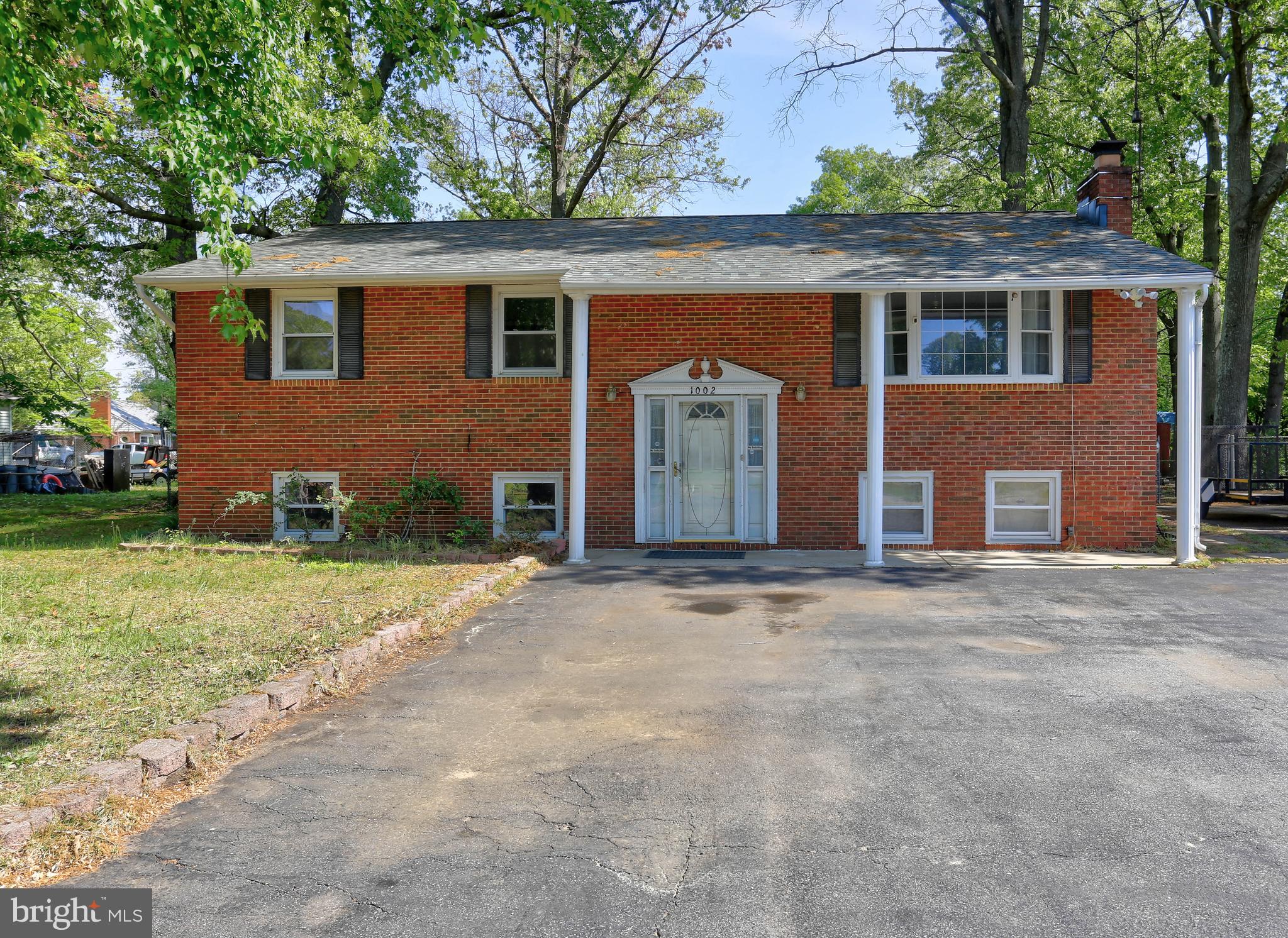 SHORELAND - Residential