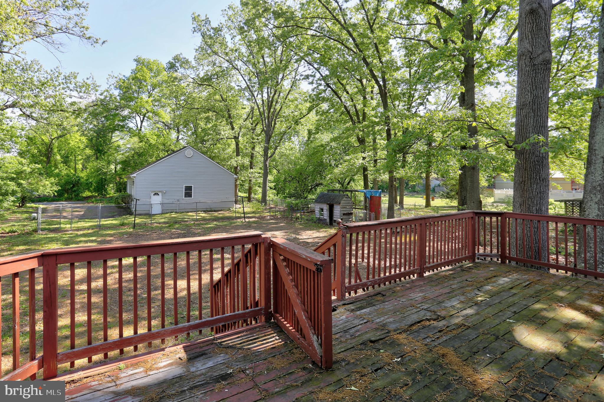 SHORELAND - Residential