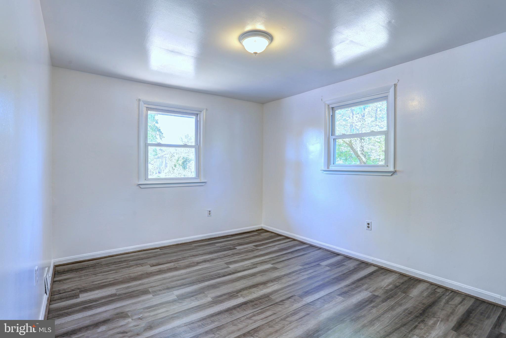 SHORELAND - Residential