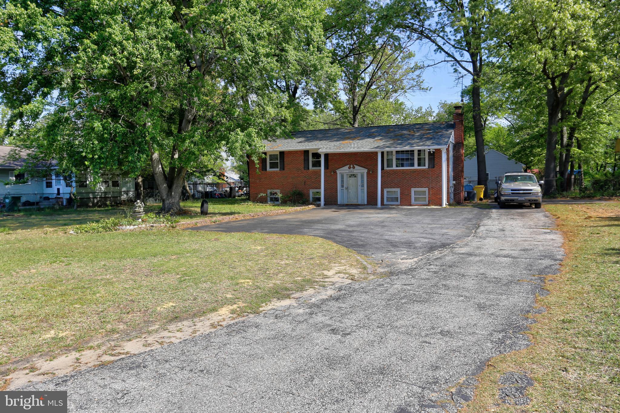 SHORELAND - Residential