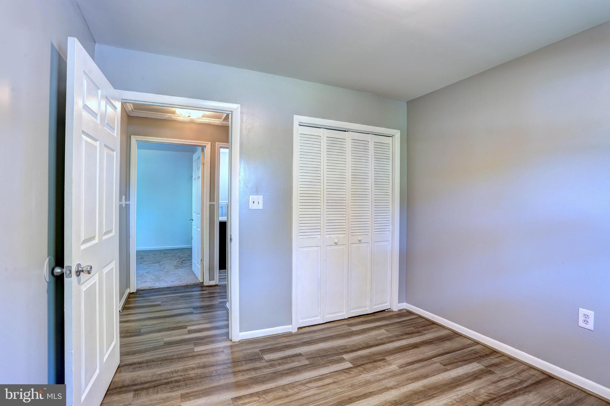 SHORELAND - Residential