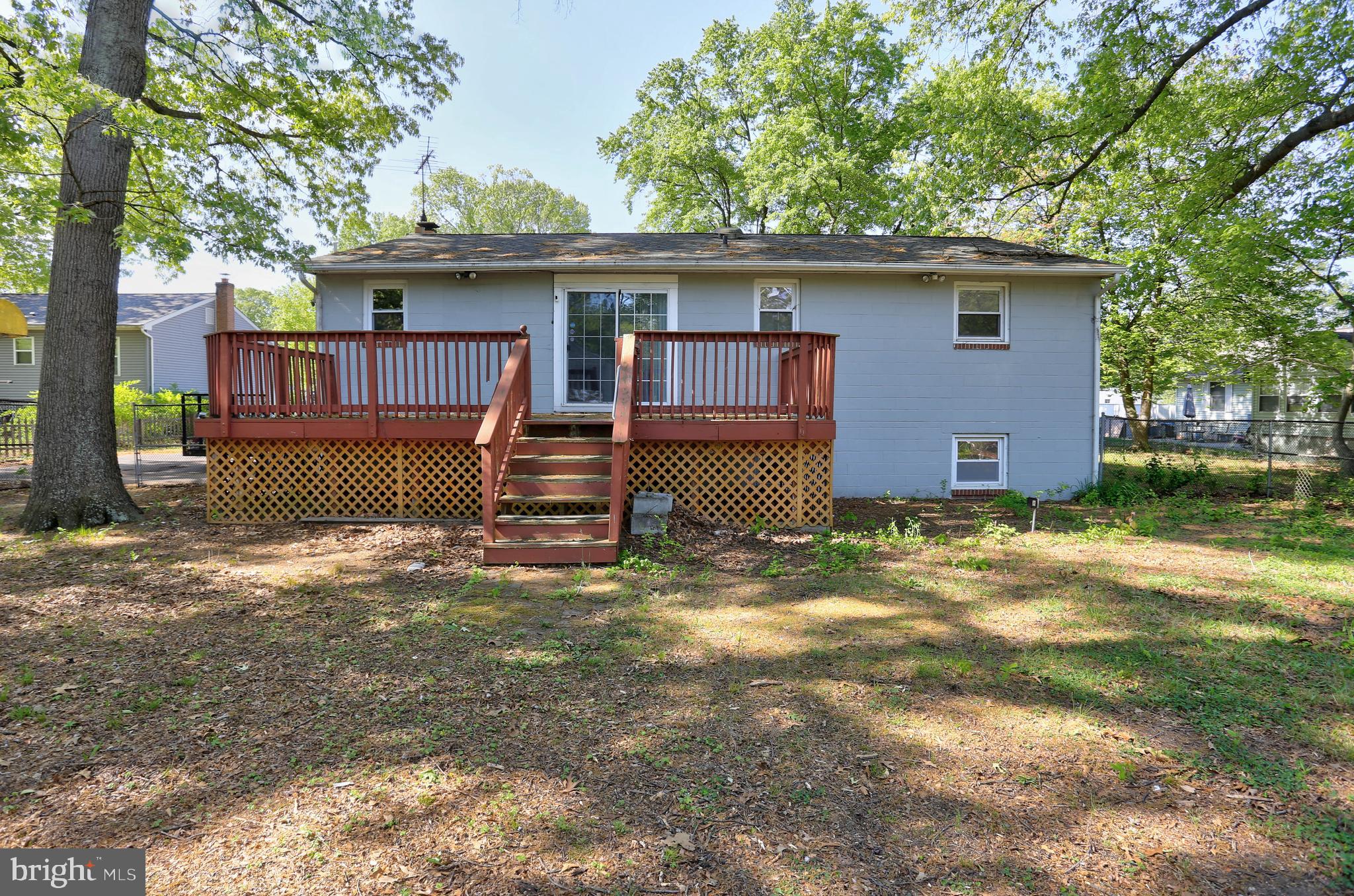 SHORELAND - Residential