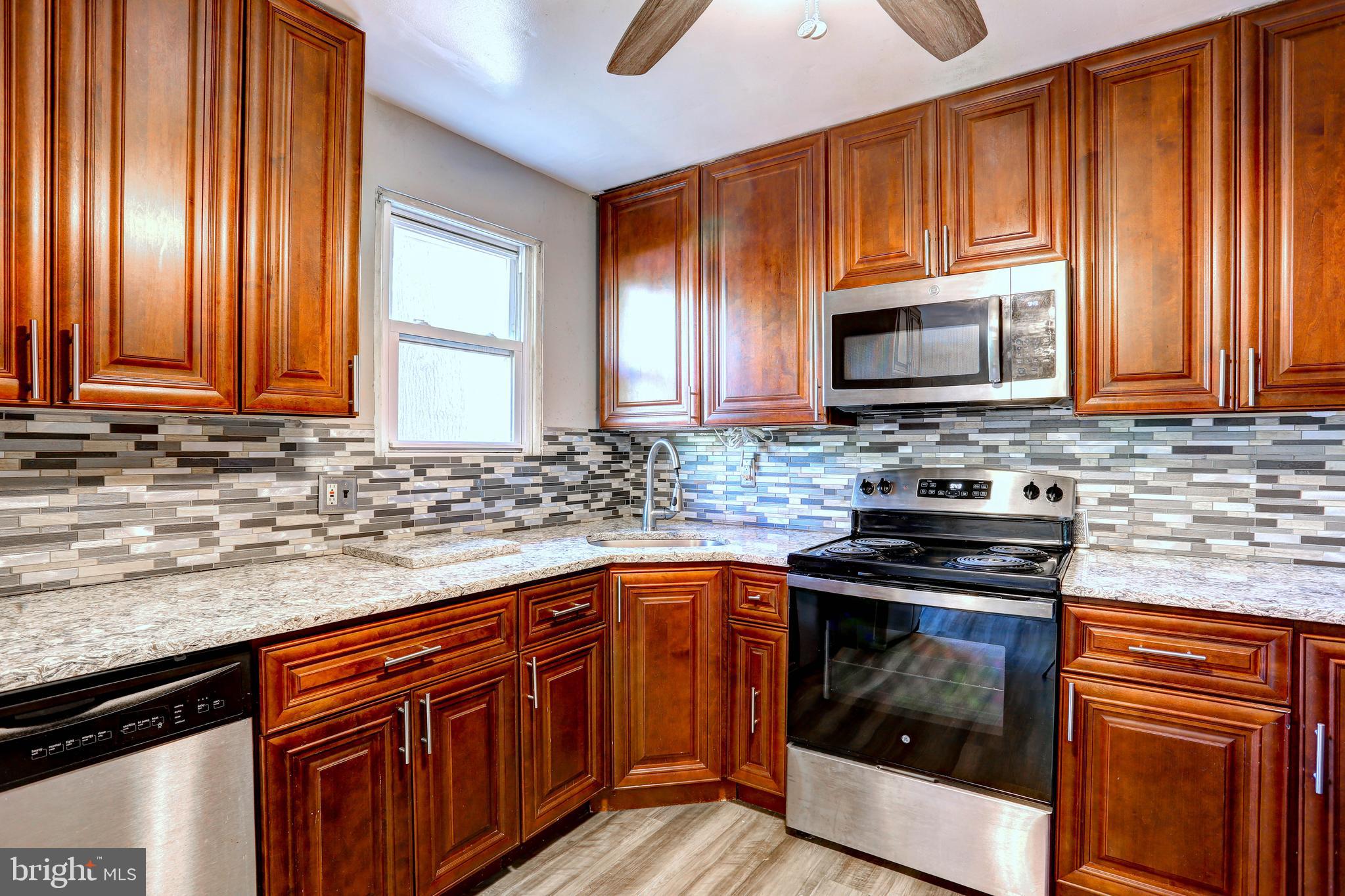 SHORELAND - Residential