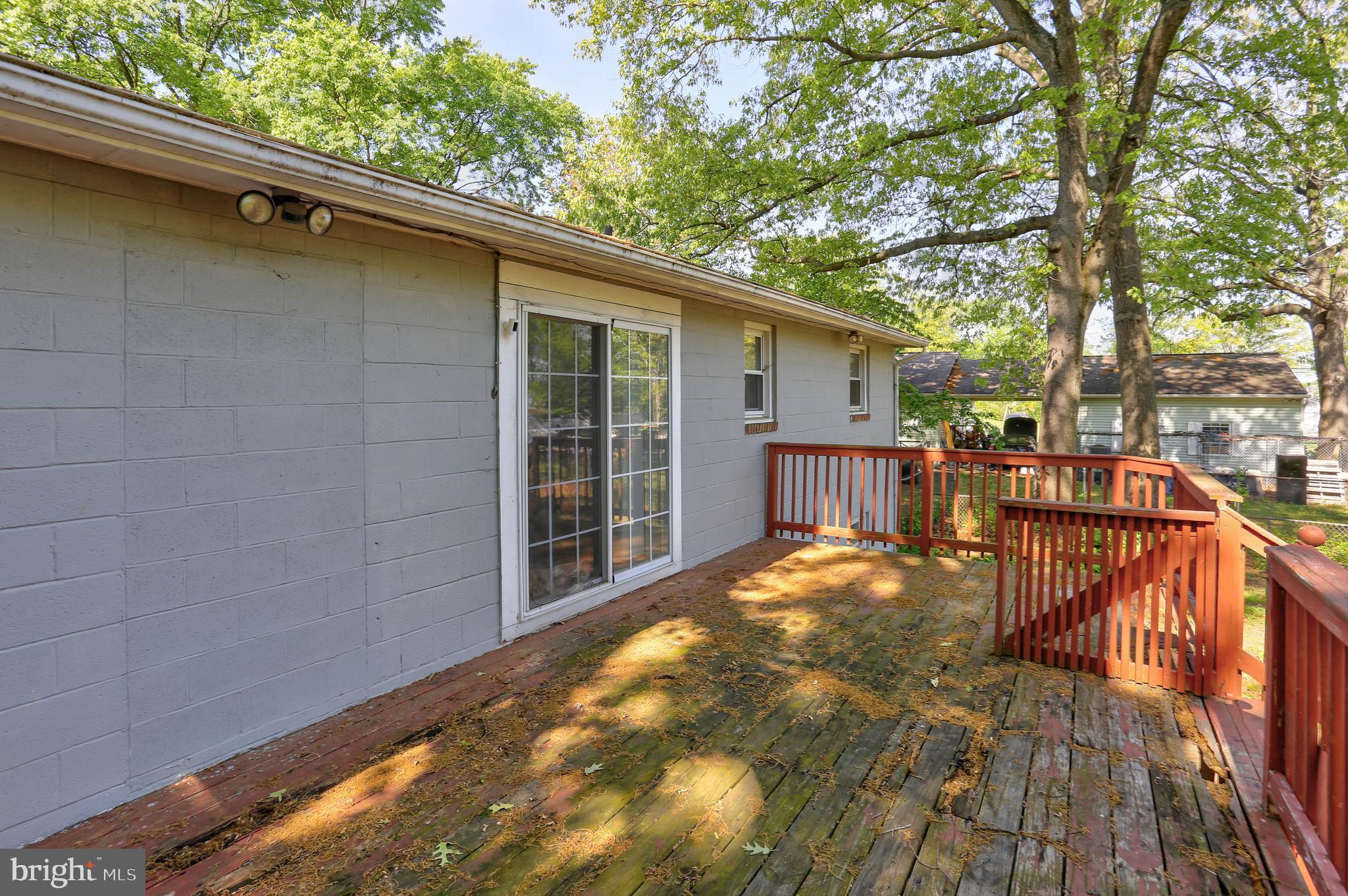 SHORELAND - Residential