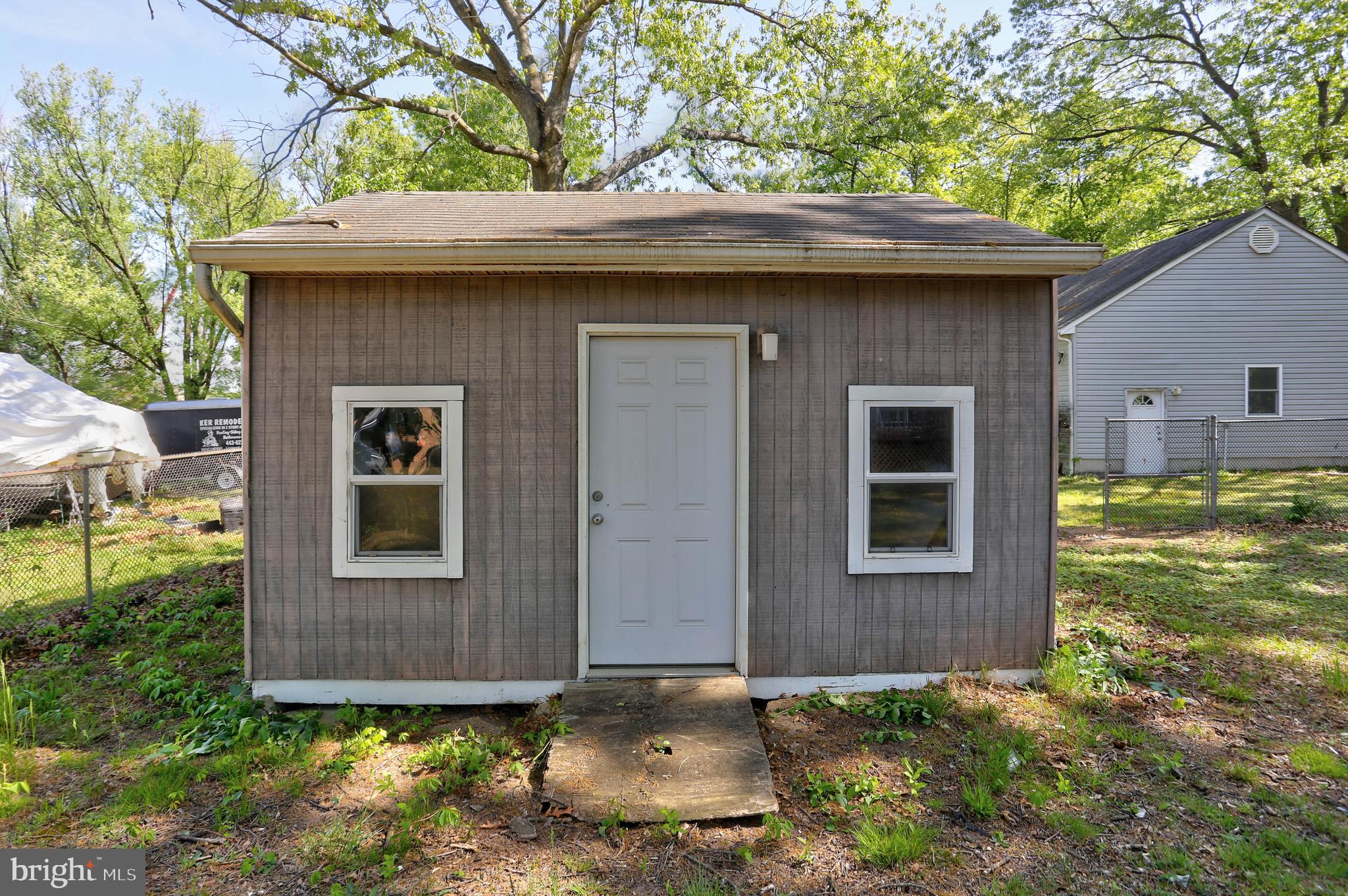 SHORELAND - Residential
