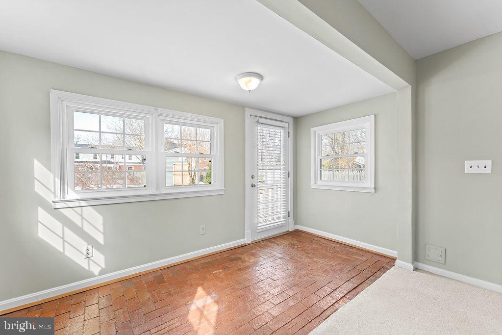 COLLEGE HEIGHTS - Residential