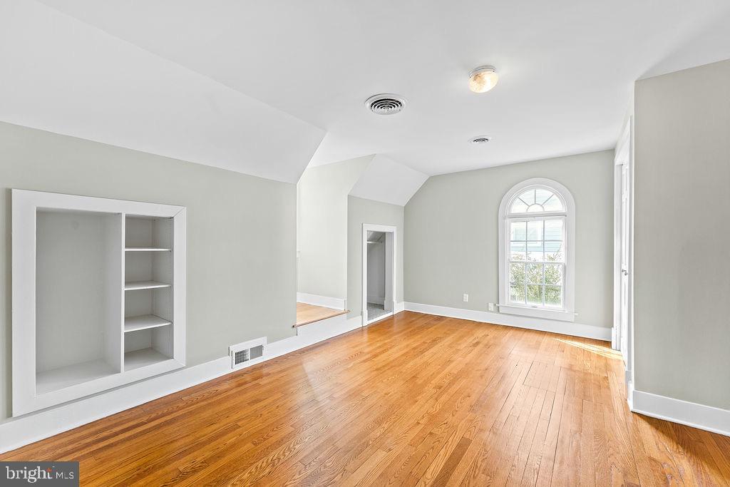 COLLEGE HEIGHTS - Residential