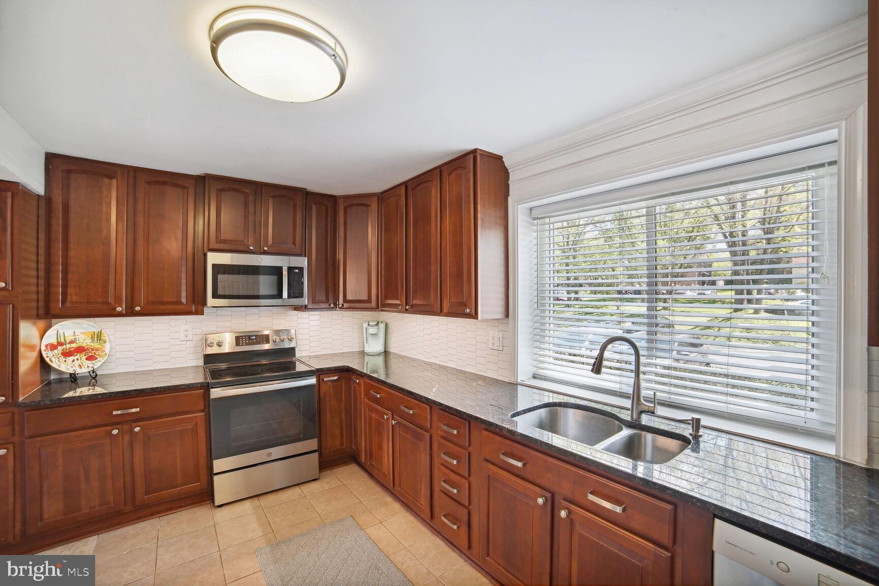 WOODLAKE - Residential