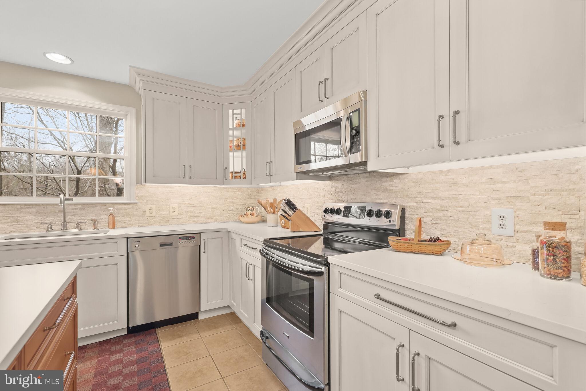 RIVER DOWNS - Residential