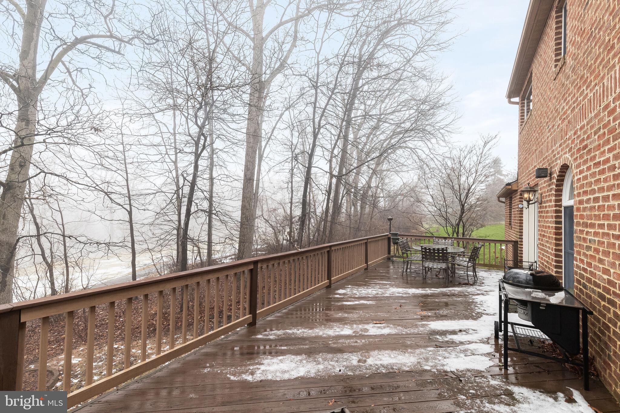 RIVER DOWNS - Residential