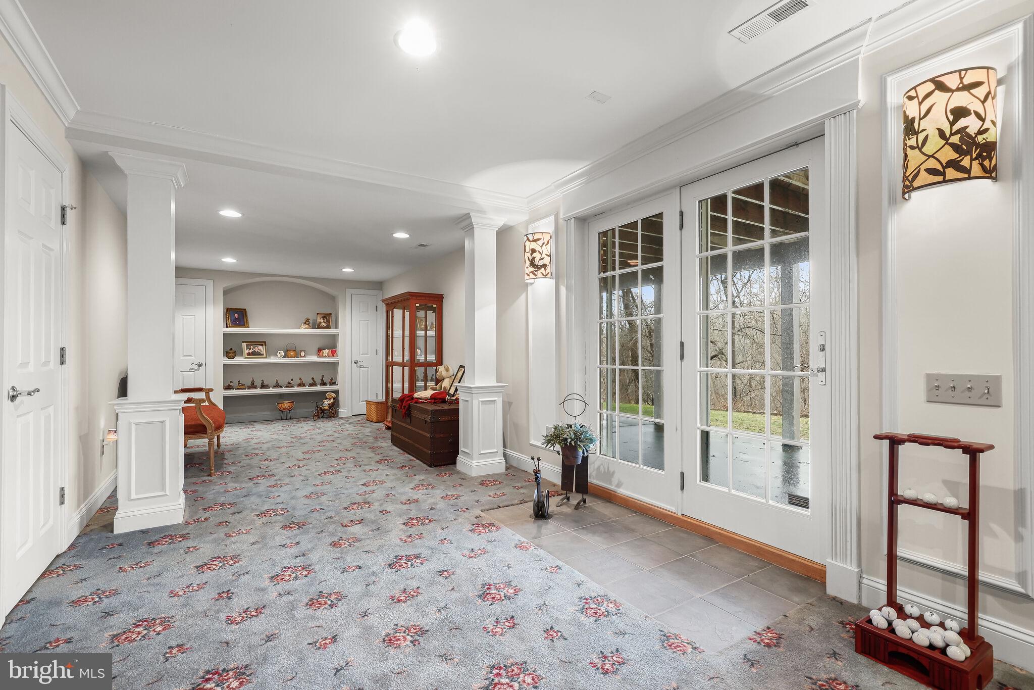 RIVER DOWNS - Residential