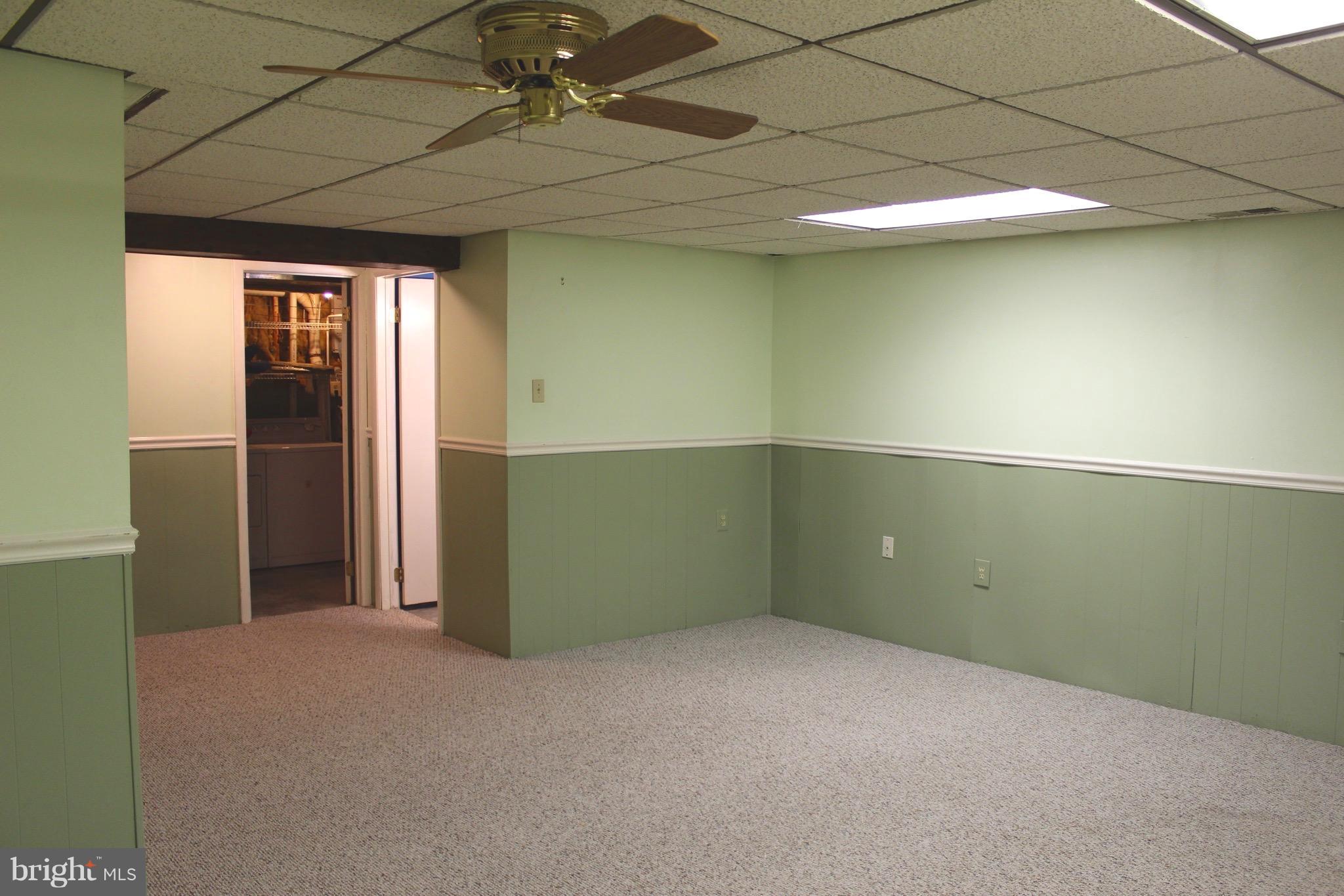 ROLLING CREST - Residential Lease