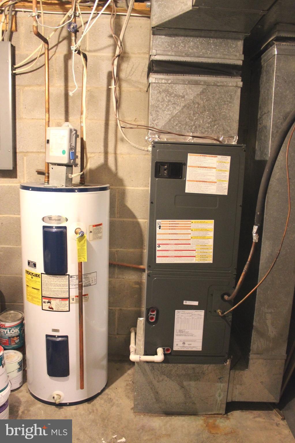 ROLLING CREST - Residential Lease