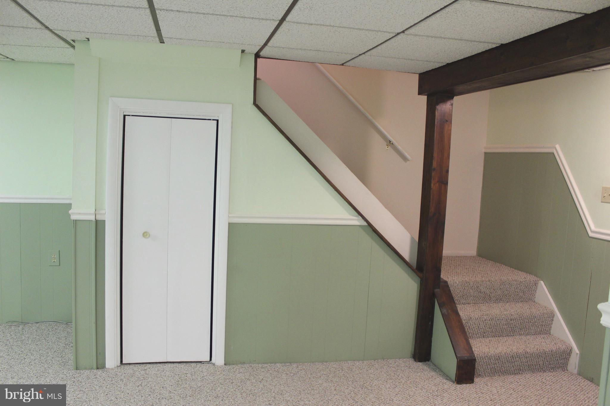 ROLLING CREST - Residential Lease