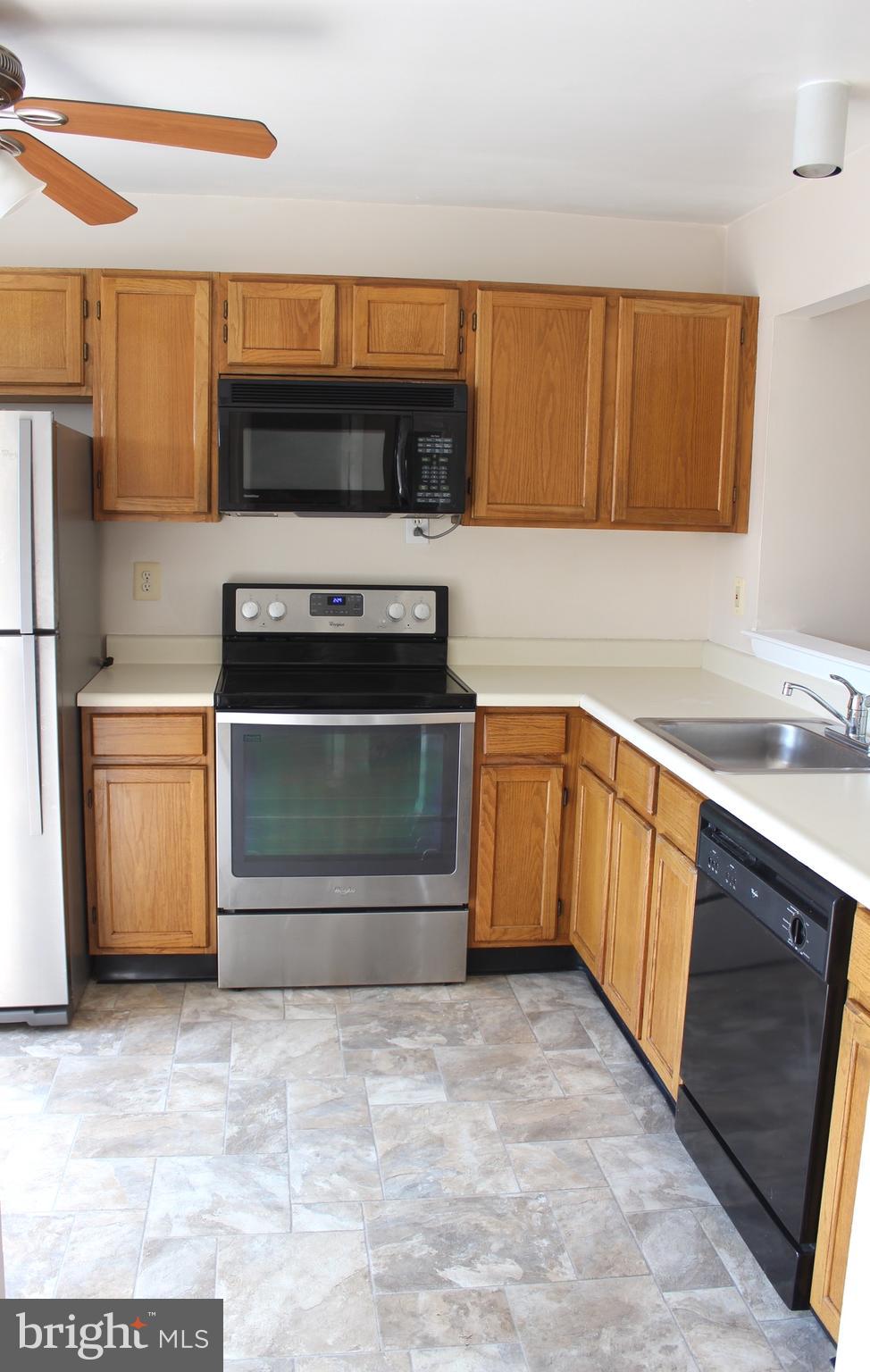 ROLLING CREST - Residential Lease