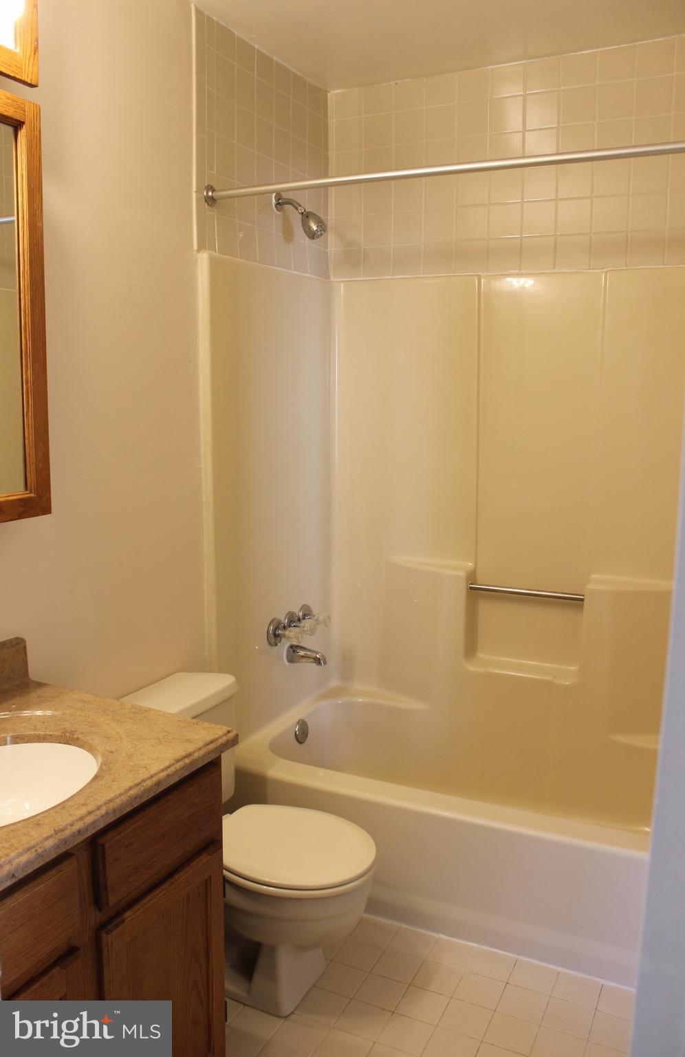 ROLLING CREST - Residential Lease