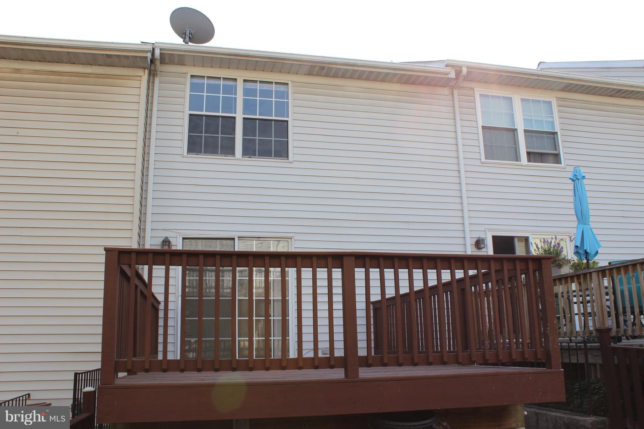 ROLLING CREST - Residential Lease