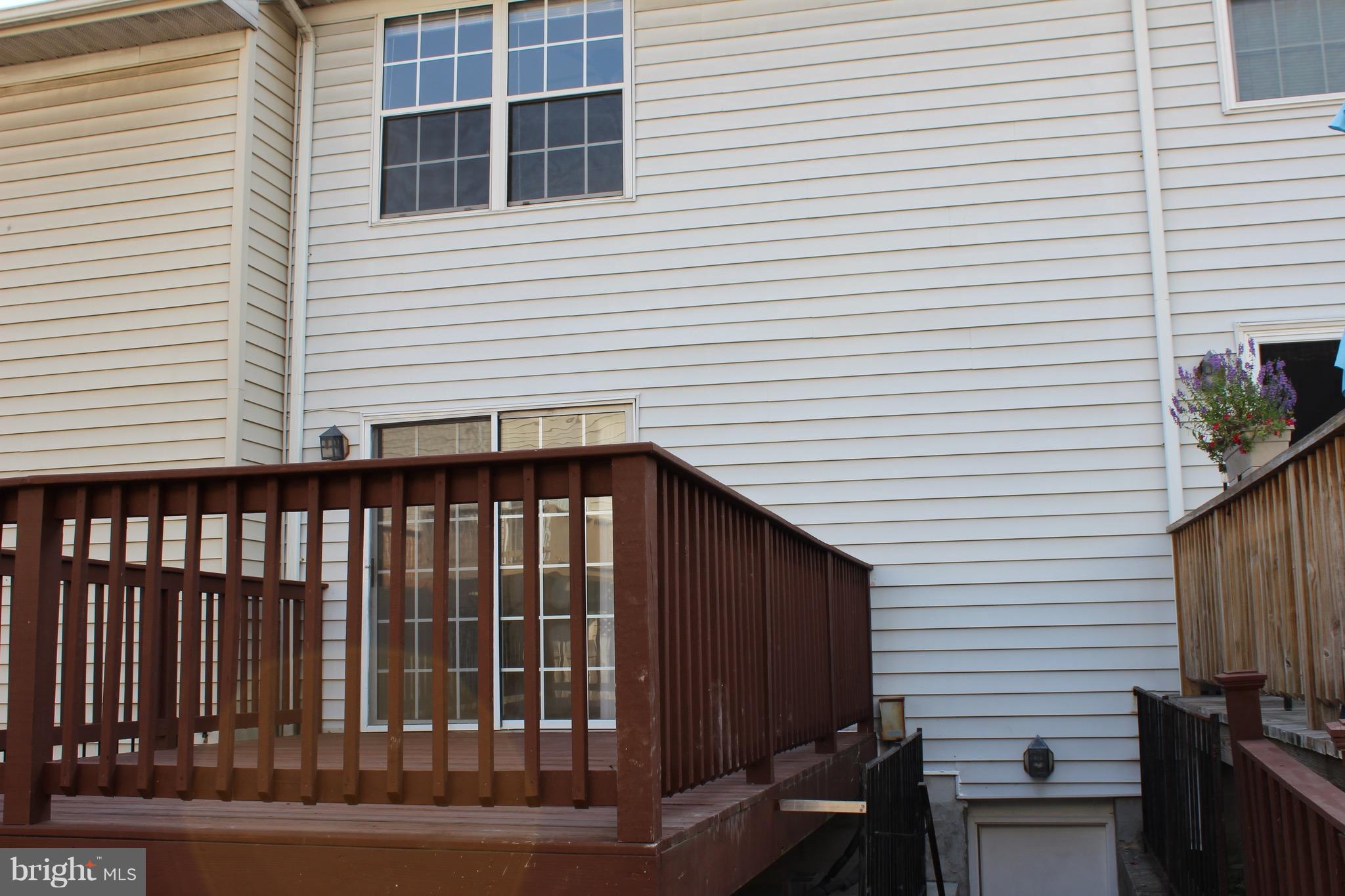 ROLLING CREST - Residential Lease