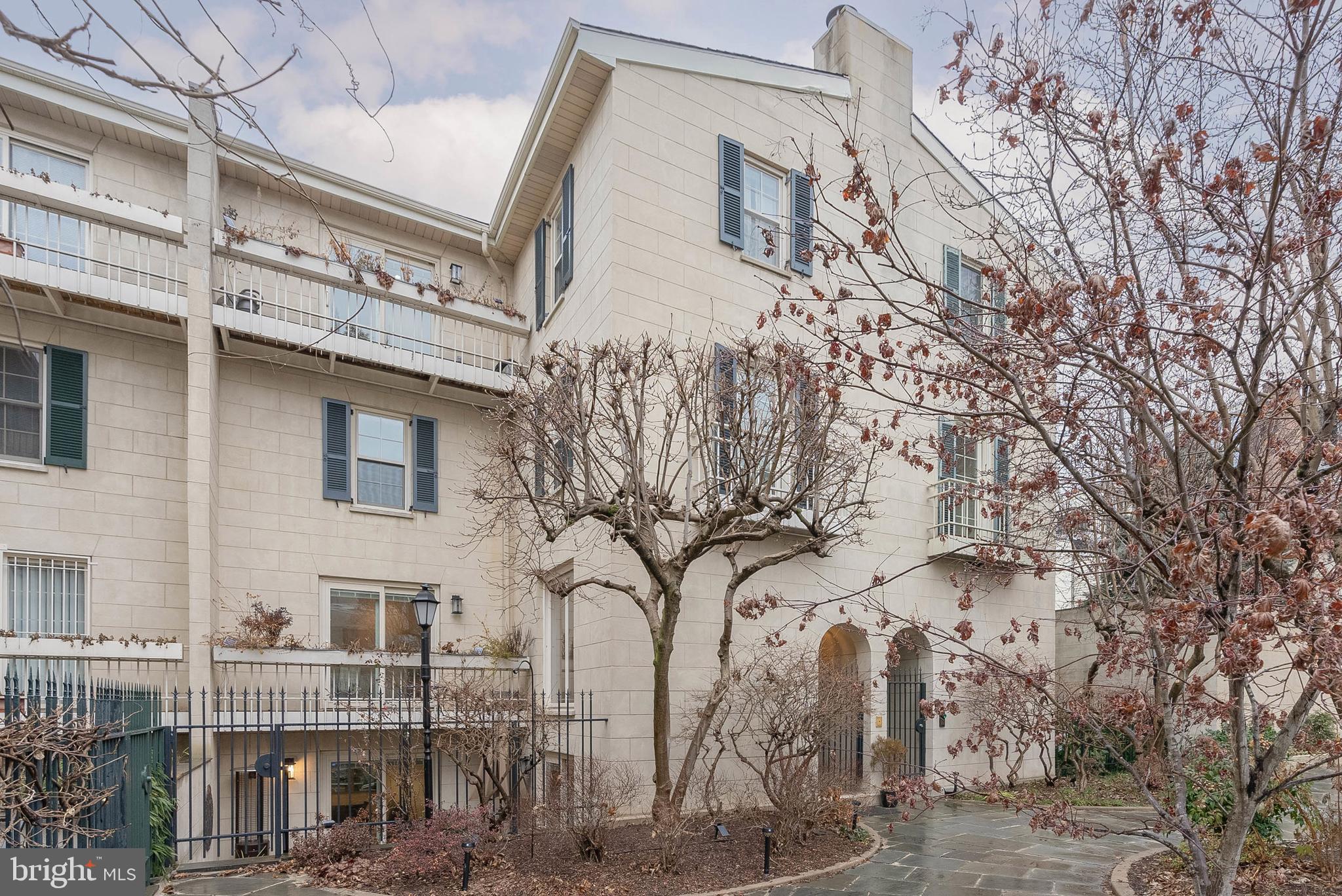 WASHINGTON SQ WEST - Residential