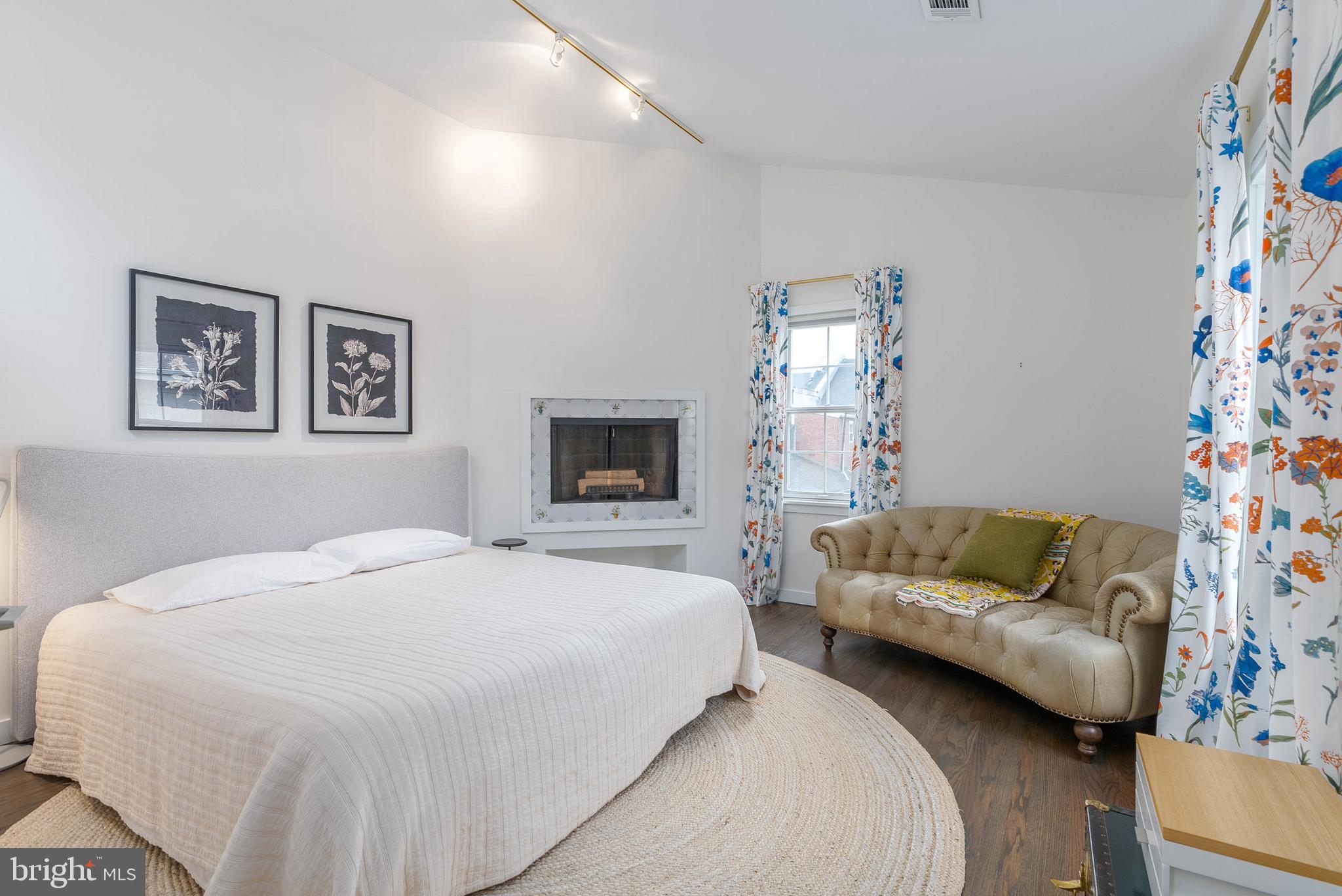 WASHINGTON SQ WEST - Residential