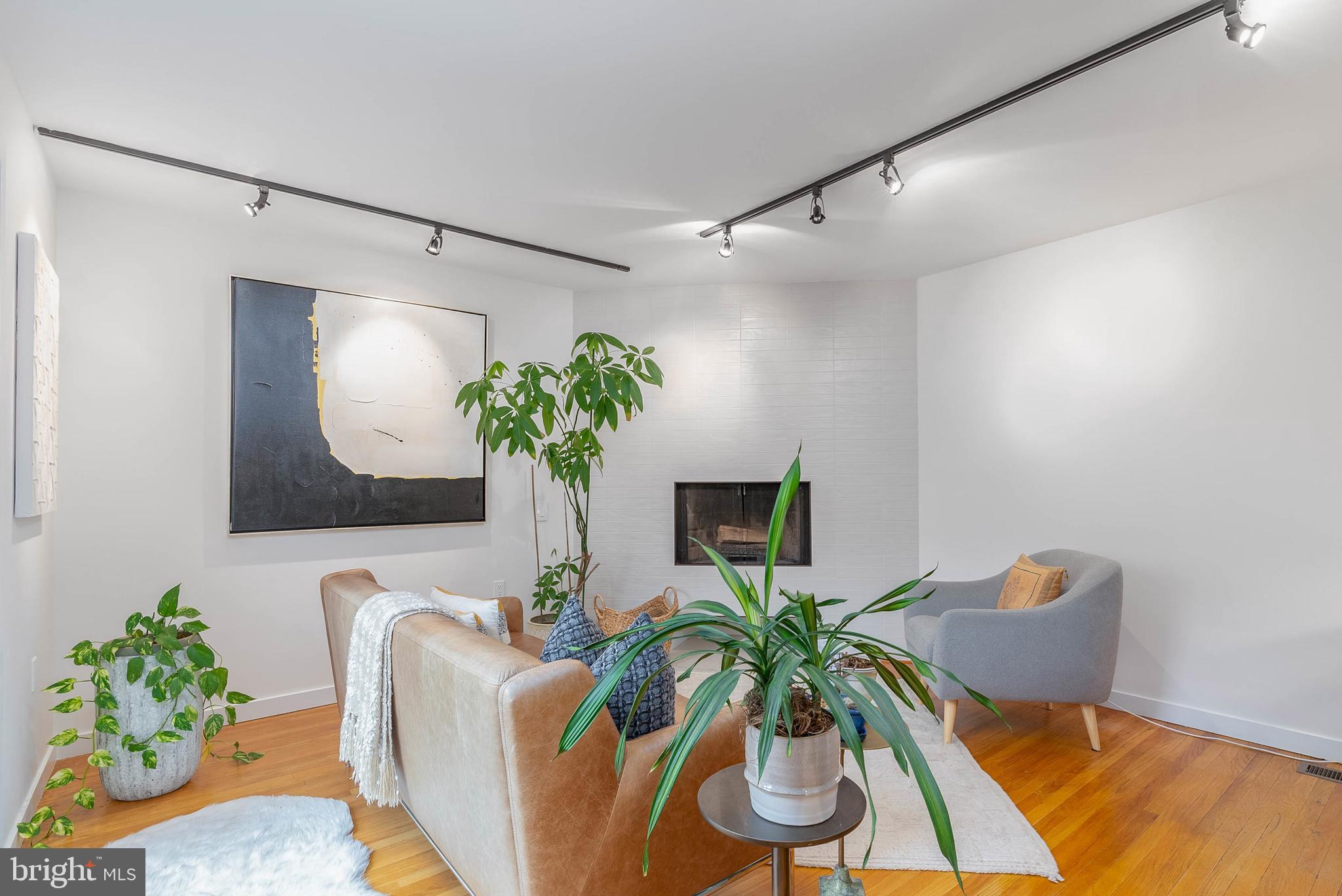 WASHINGTON SQ WEST - Residential