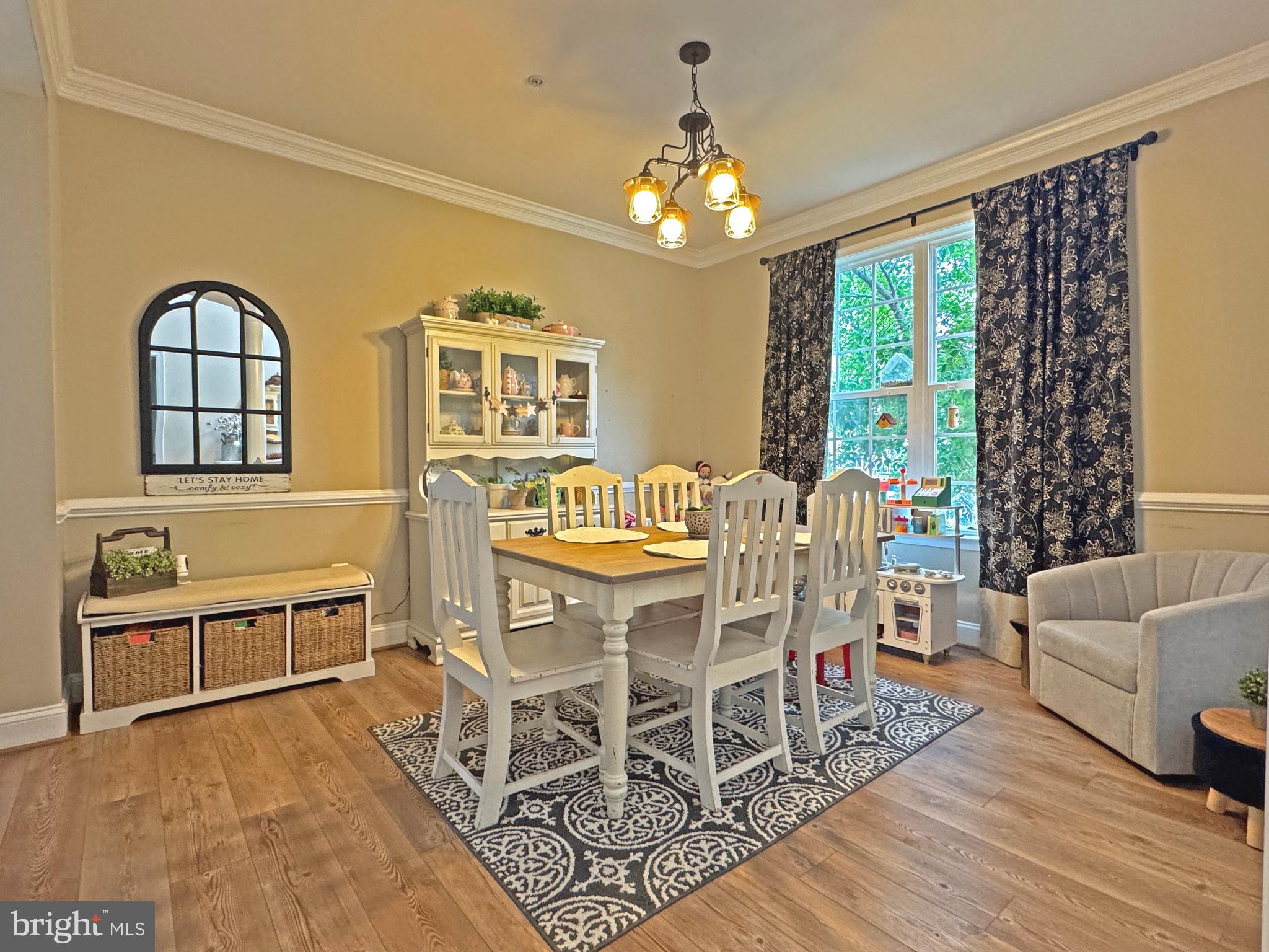 1004 OATS DRIVE