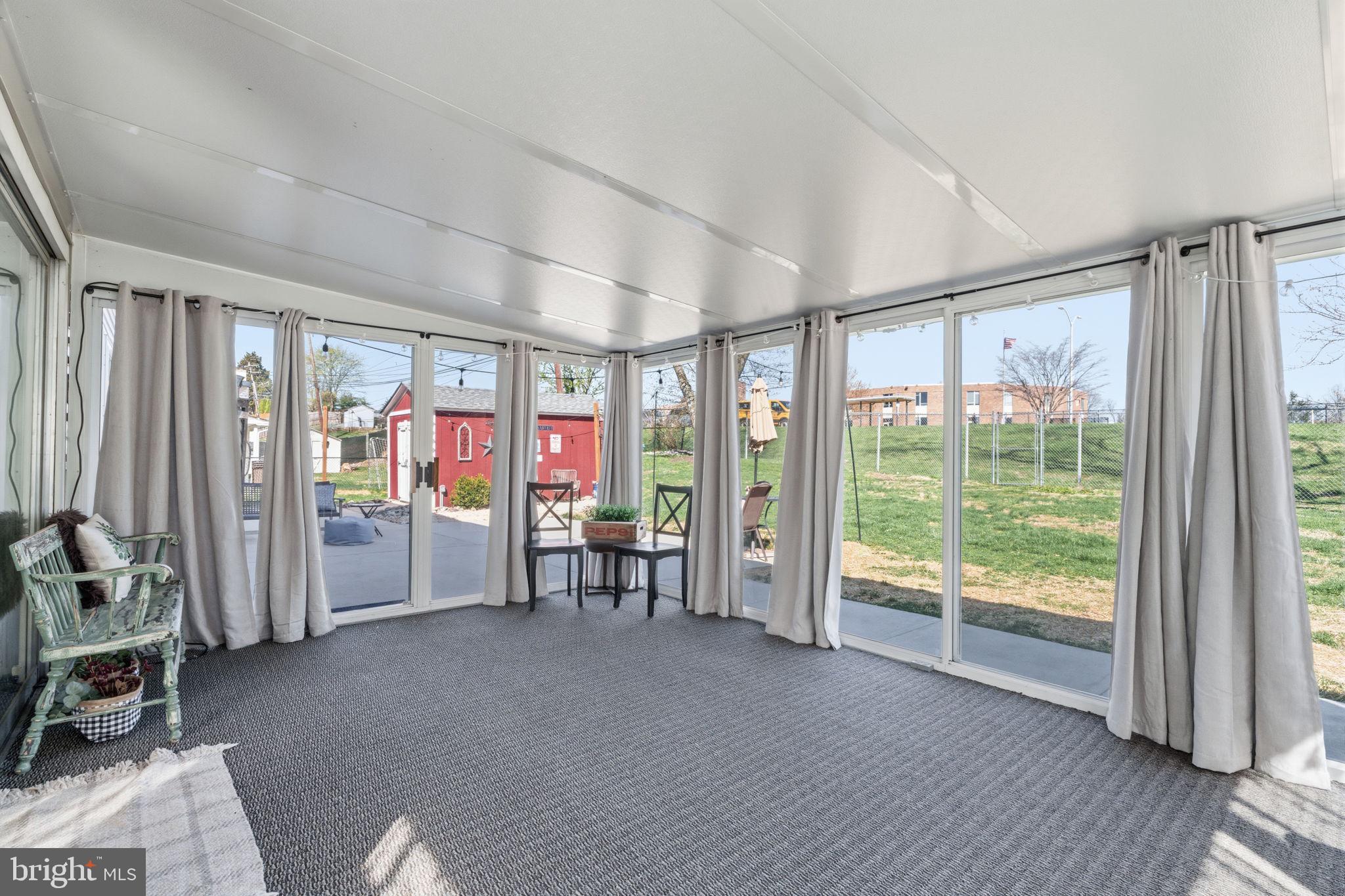 TWIN OAKS - Residential