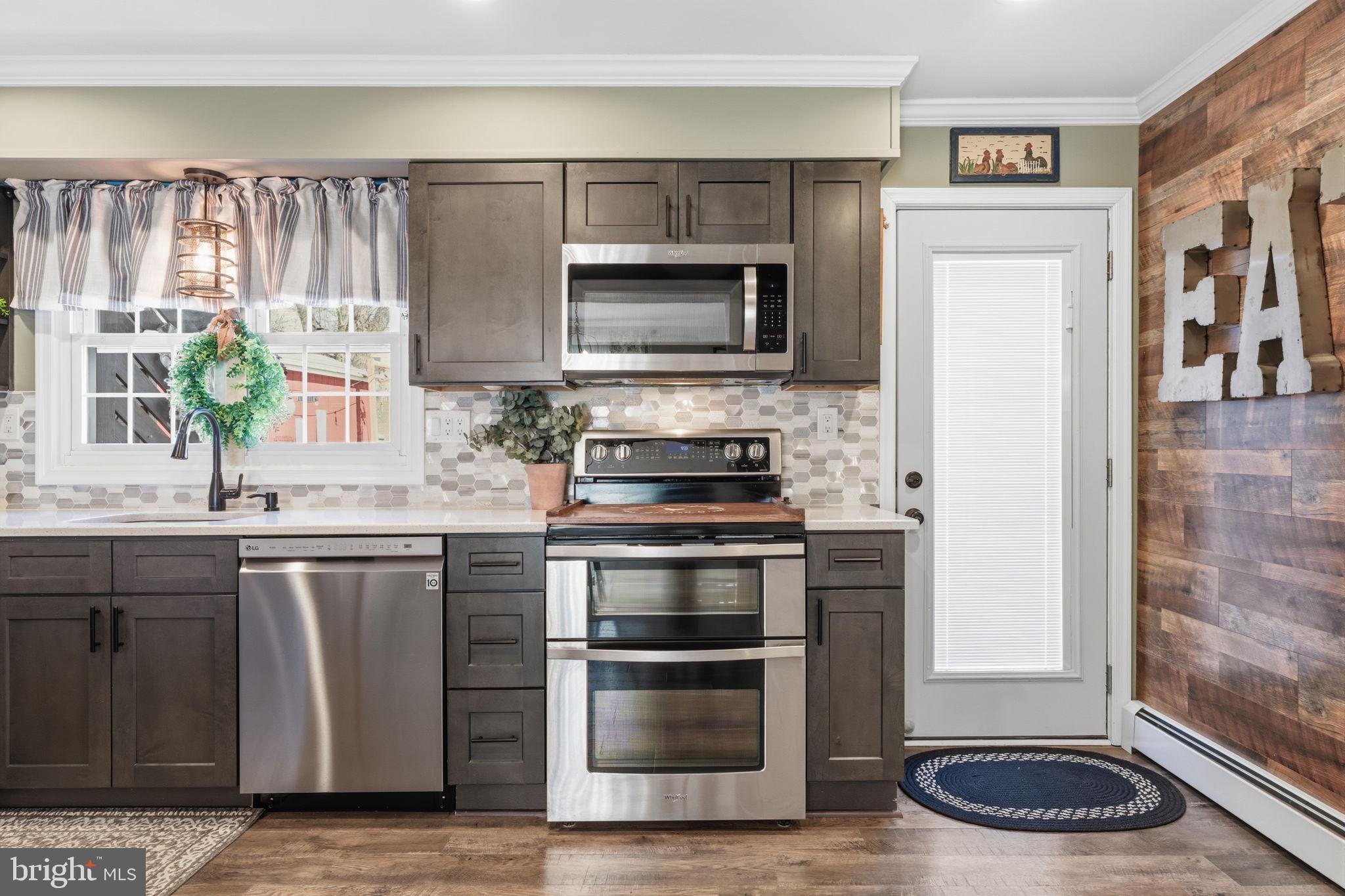 TWIN OAKS - Residential