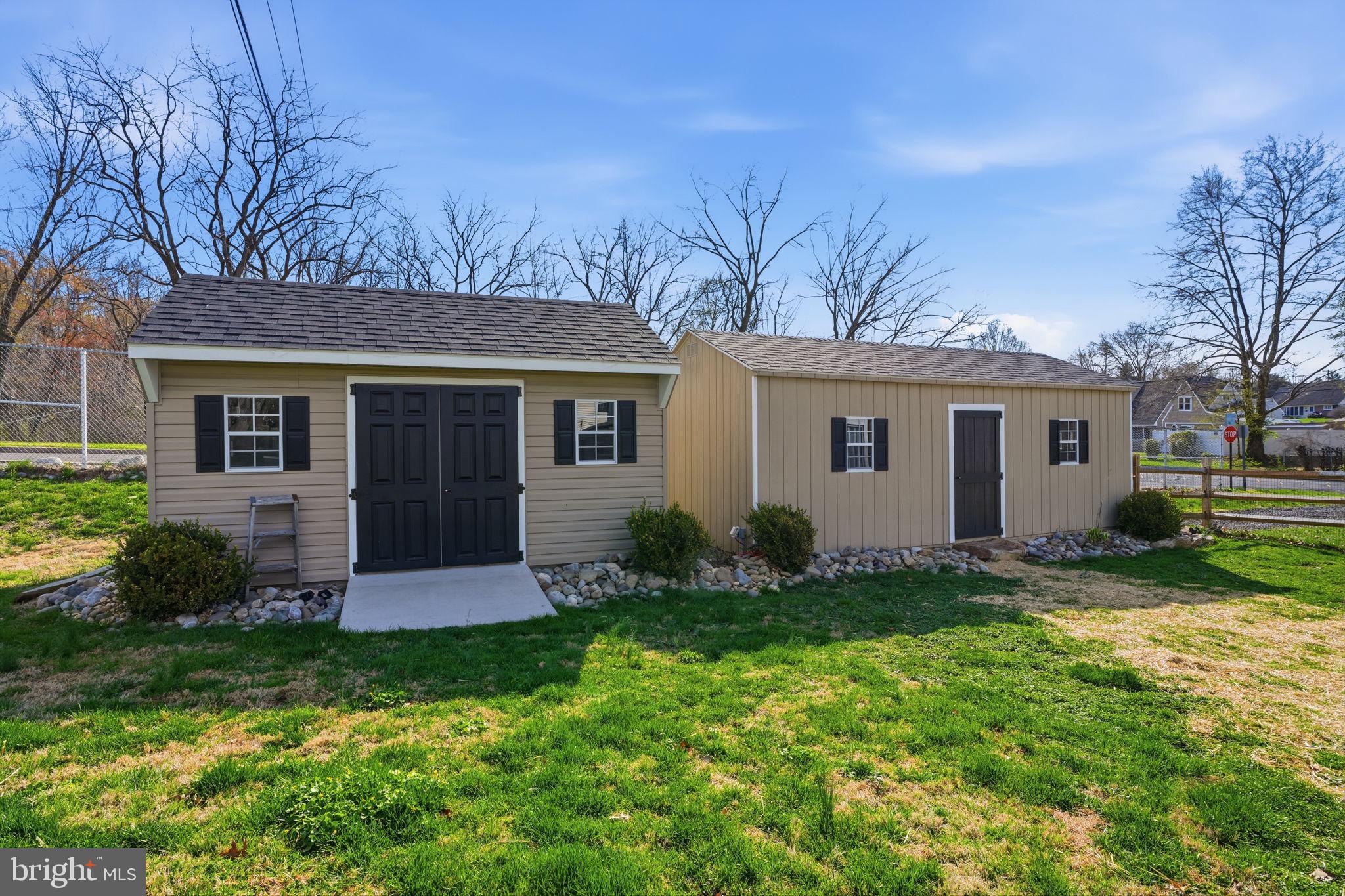 TWIN OAKS - Residential