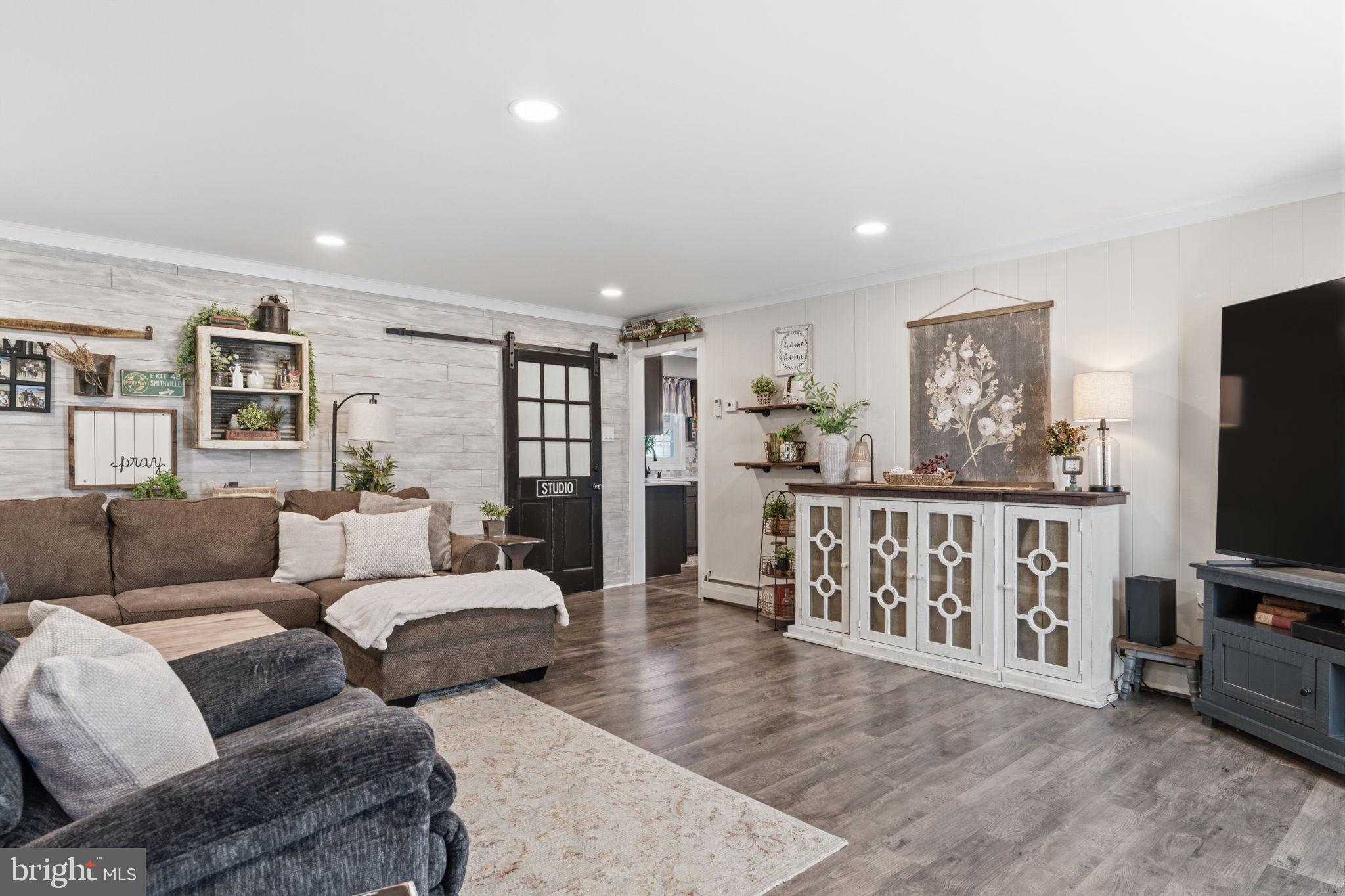 TWIN OAKS - Residential