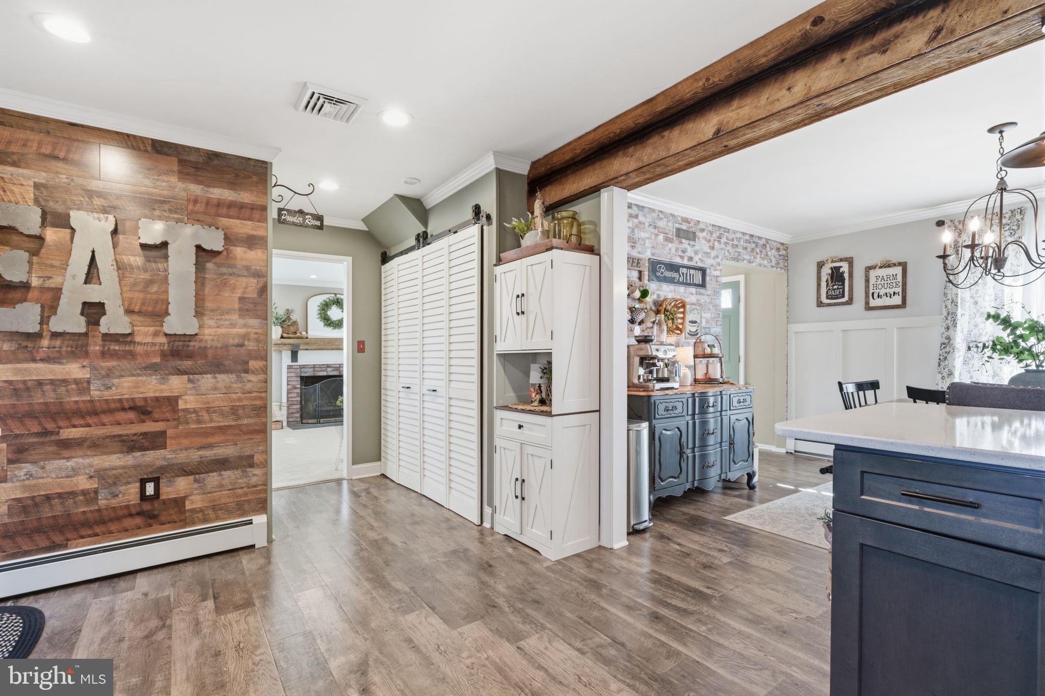 TWIN OAKS - Residential