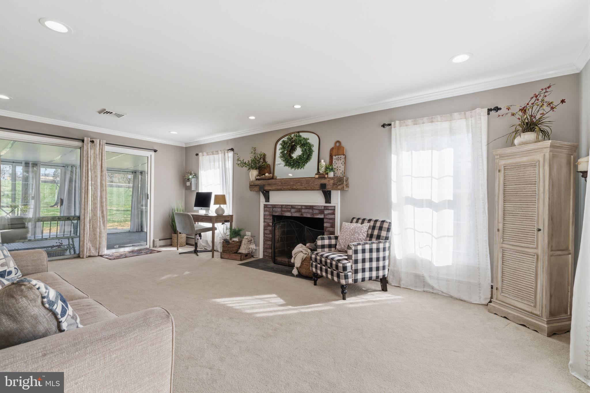 TWIN OAKS - Residential