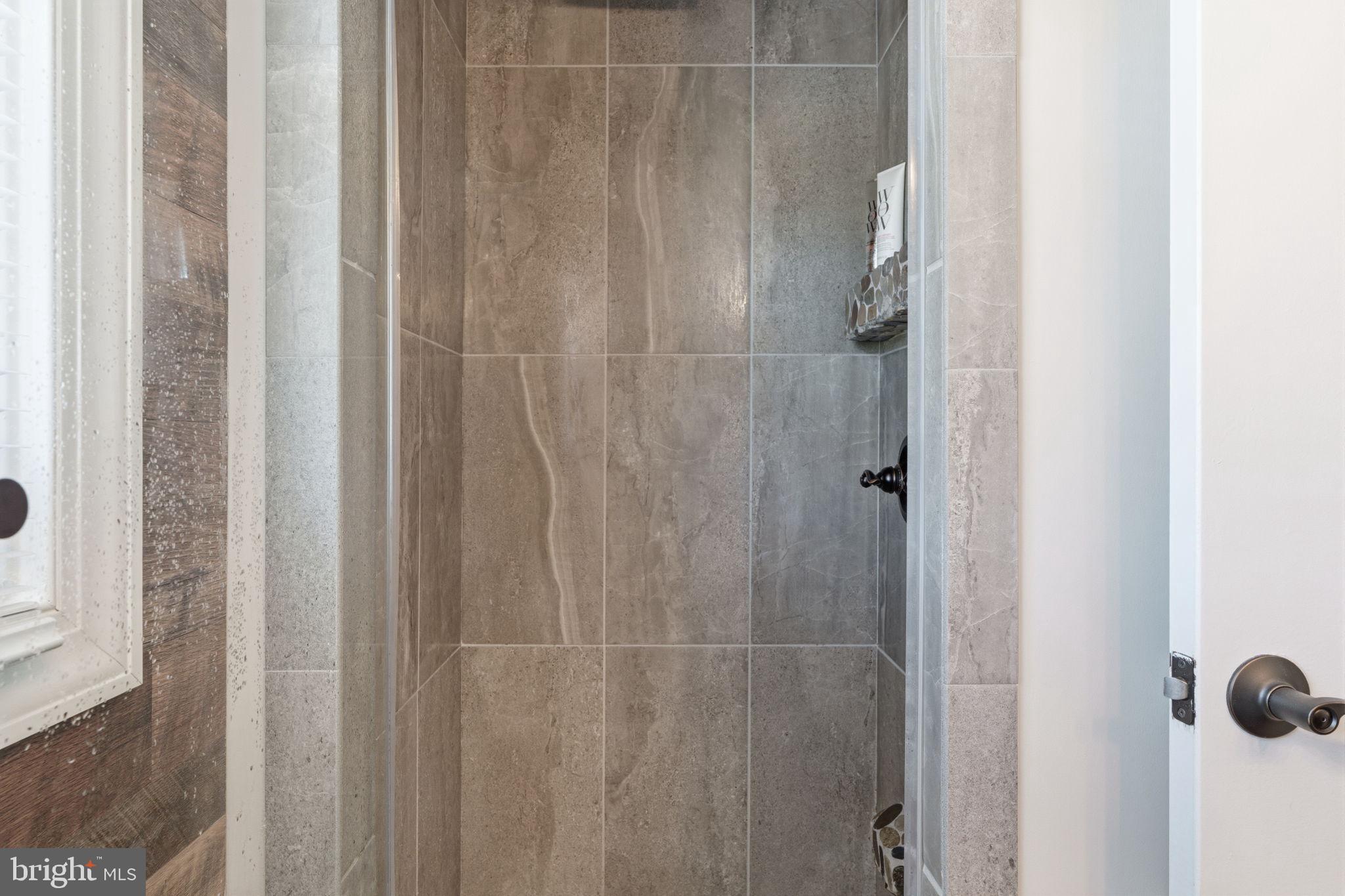 TWIN OAKS - Residential