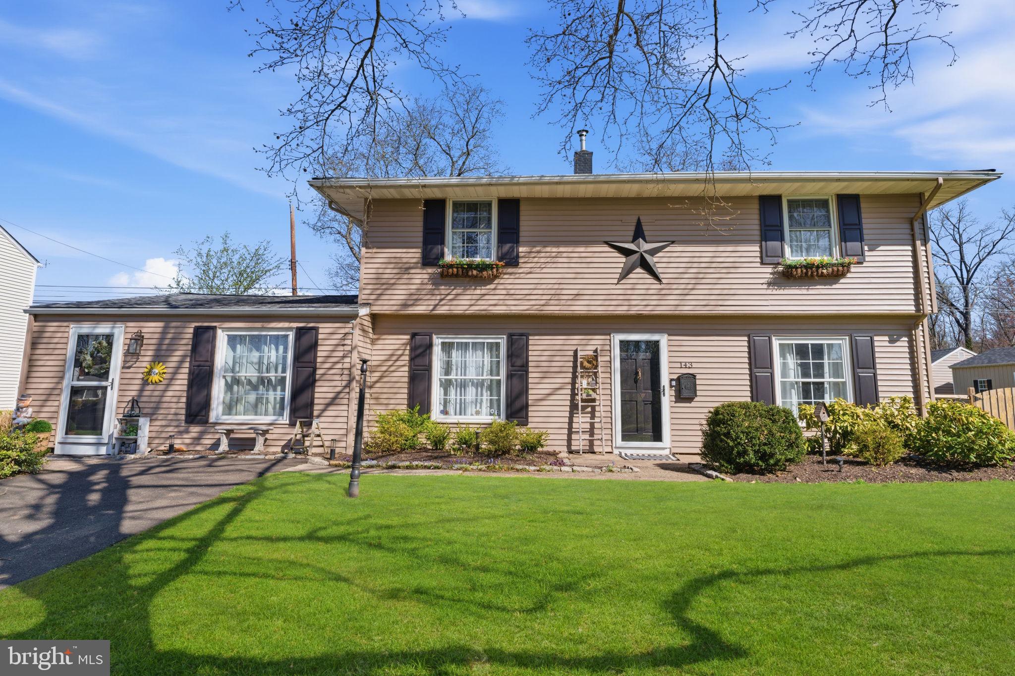 TWIN OAKS - Residential