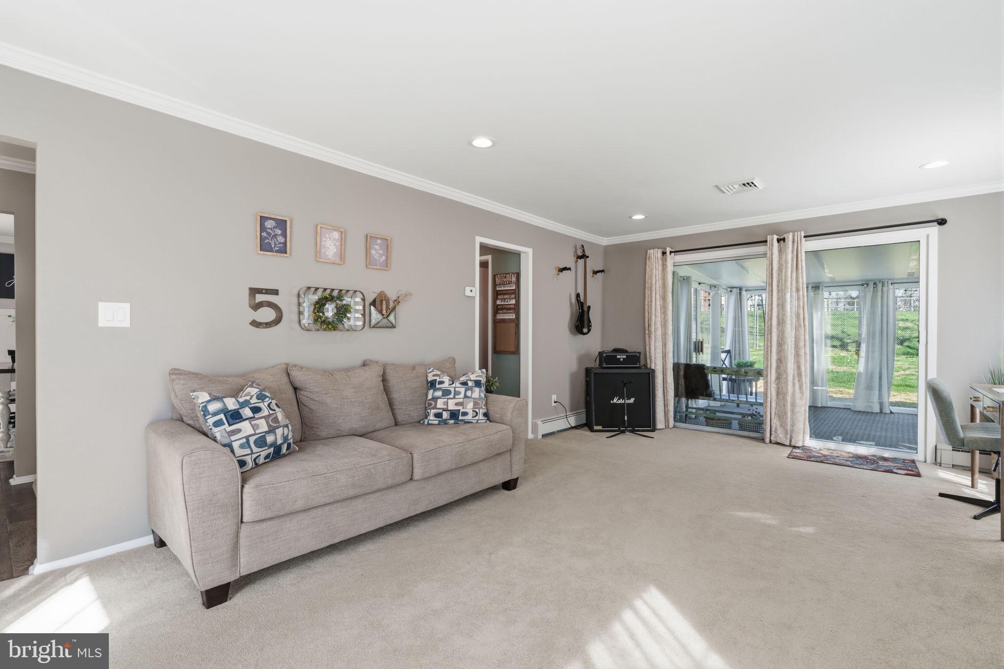 TWIN OAKS - Residential