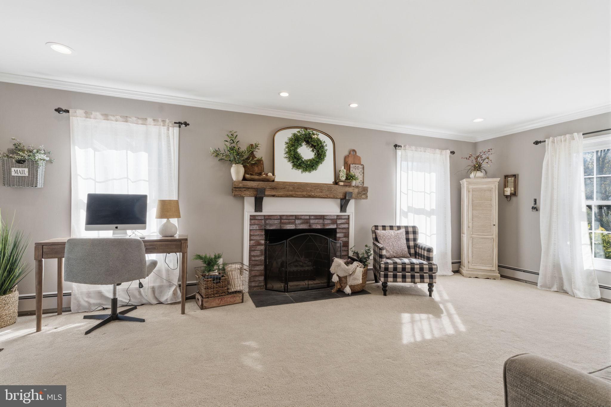 TWIN OAKS - Residential