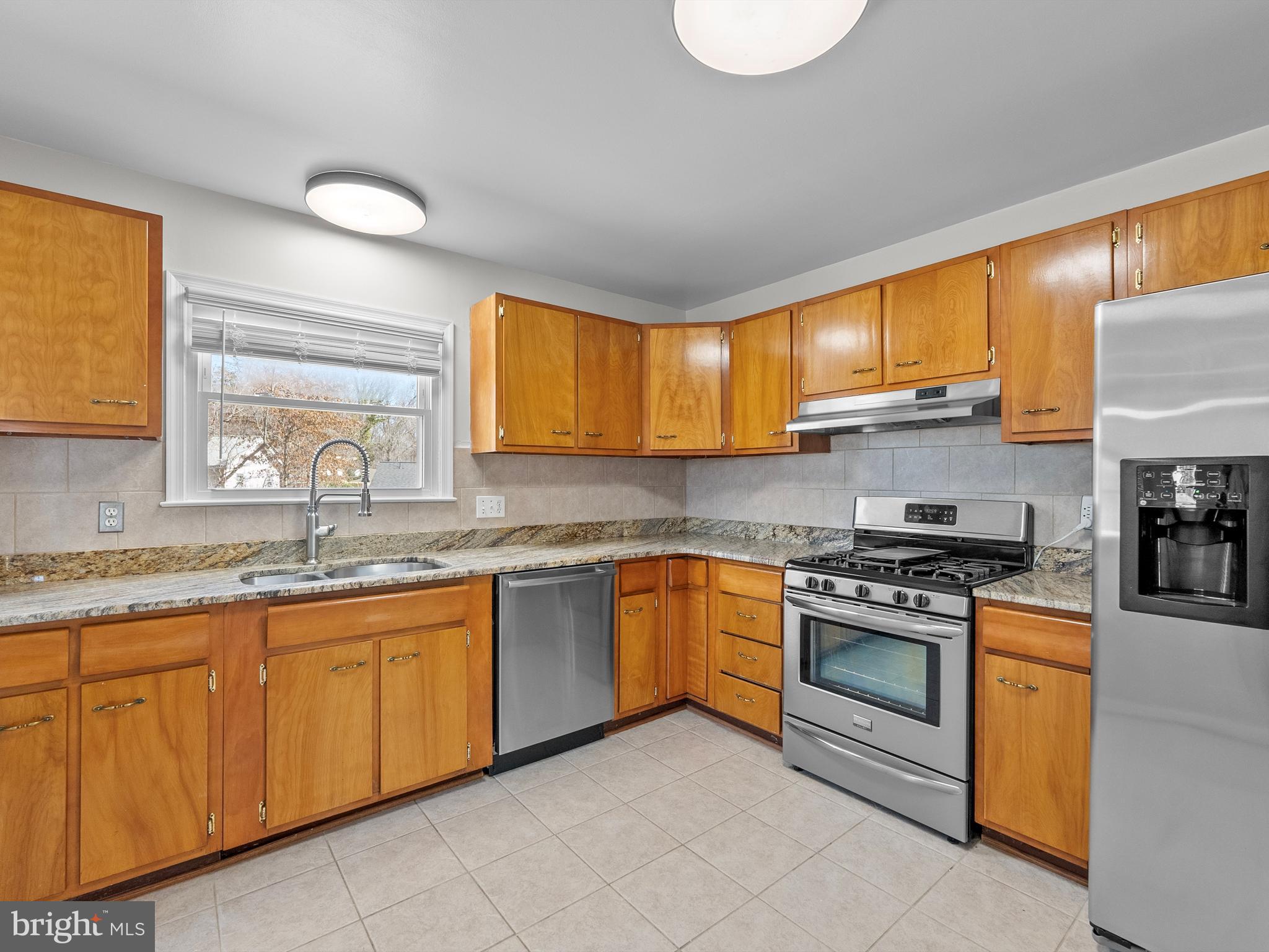 804 S ROANOKE COURT S