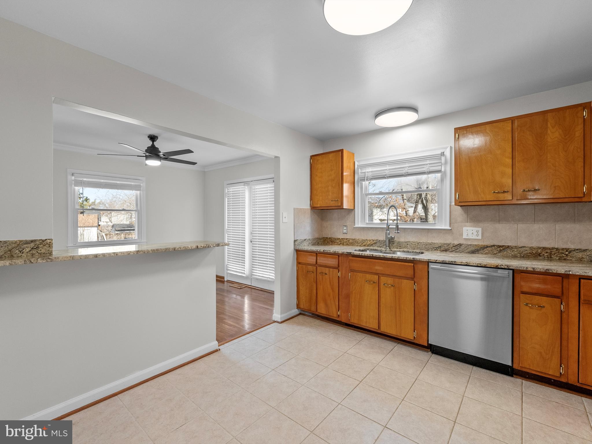 804 S ROANOKE COURT S