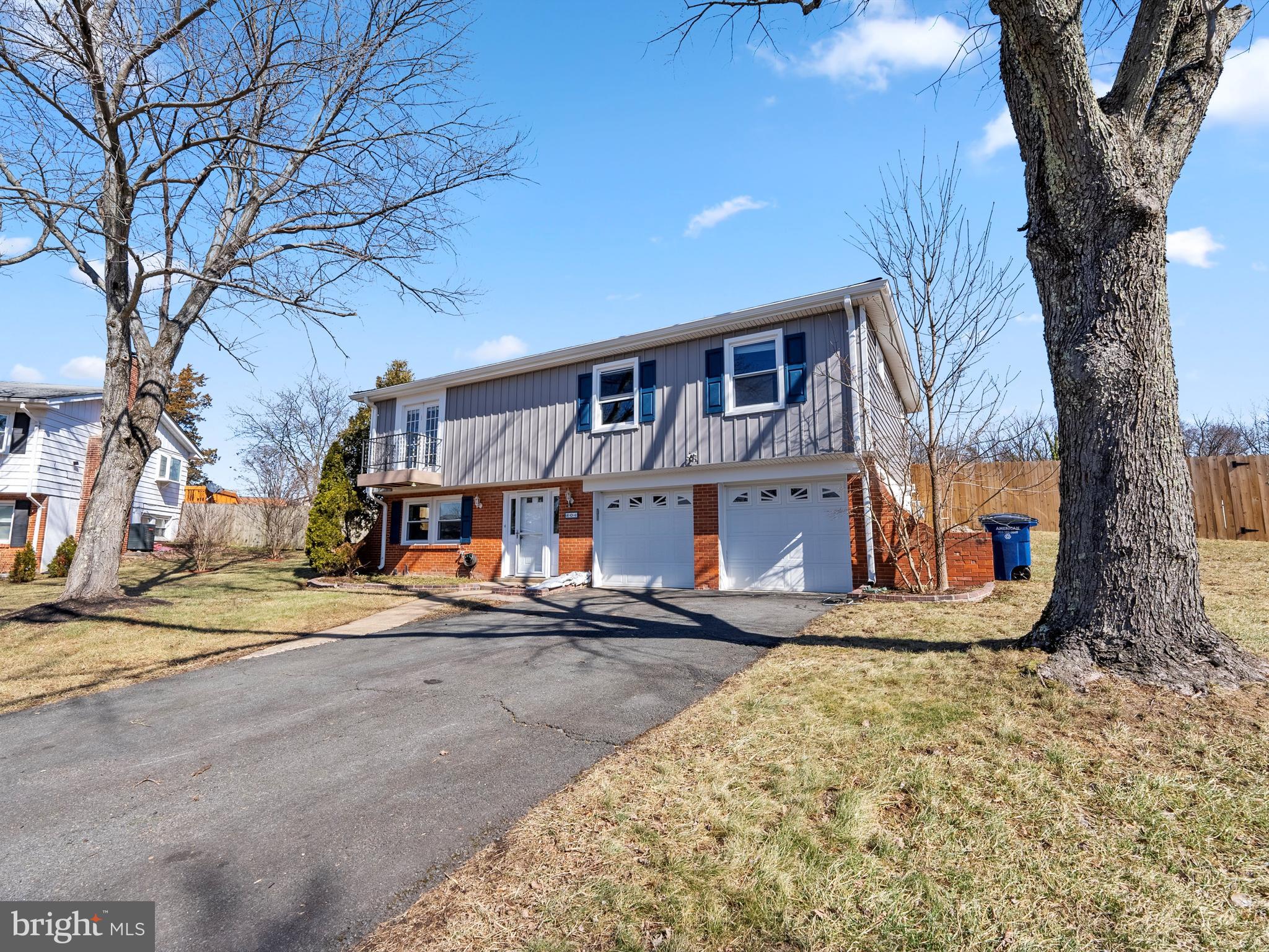 804 S ROANOKE COURT S