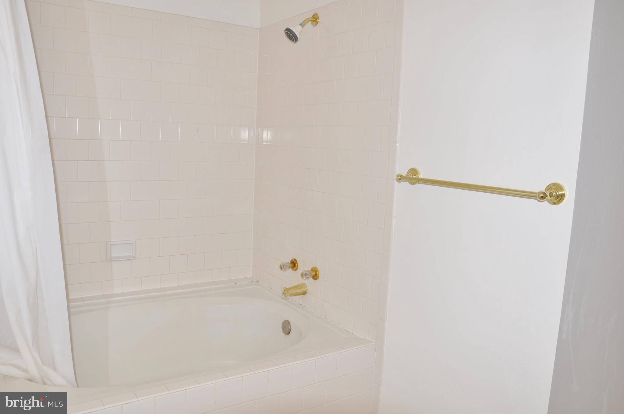 ENGLISH COUNTRY MANOR - Residential