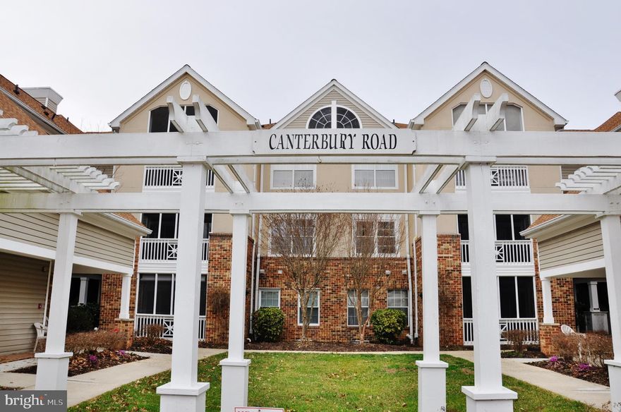 Welcome home to this spacious top floor conco in English Country Manor!  Easy, convenient living at it's best! Just a short walk to the mall, fitness center, restaurants, shopping, MA & PA Trail & so much more!  Featuring 2 bedrooms, 2 full baths & great screened porch. This fabulous community has so much to offer including a pool for the coming summer days!  Call for your private tour today!