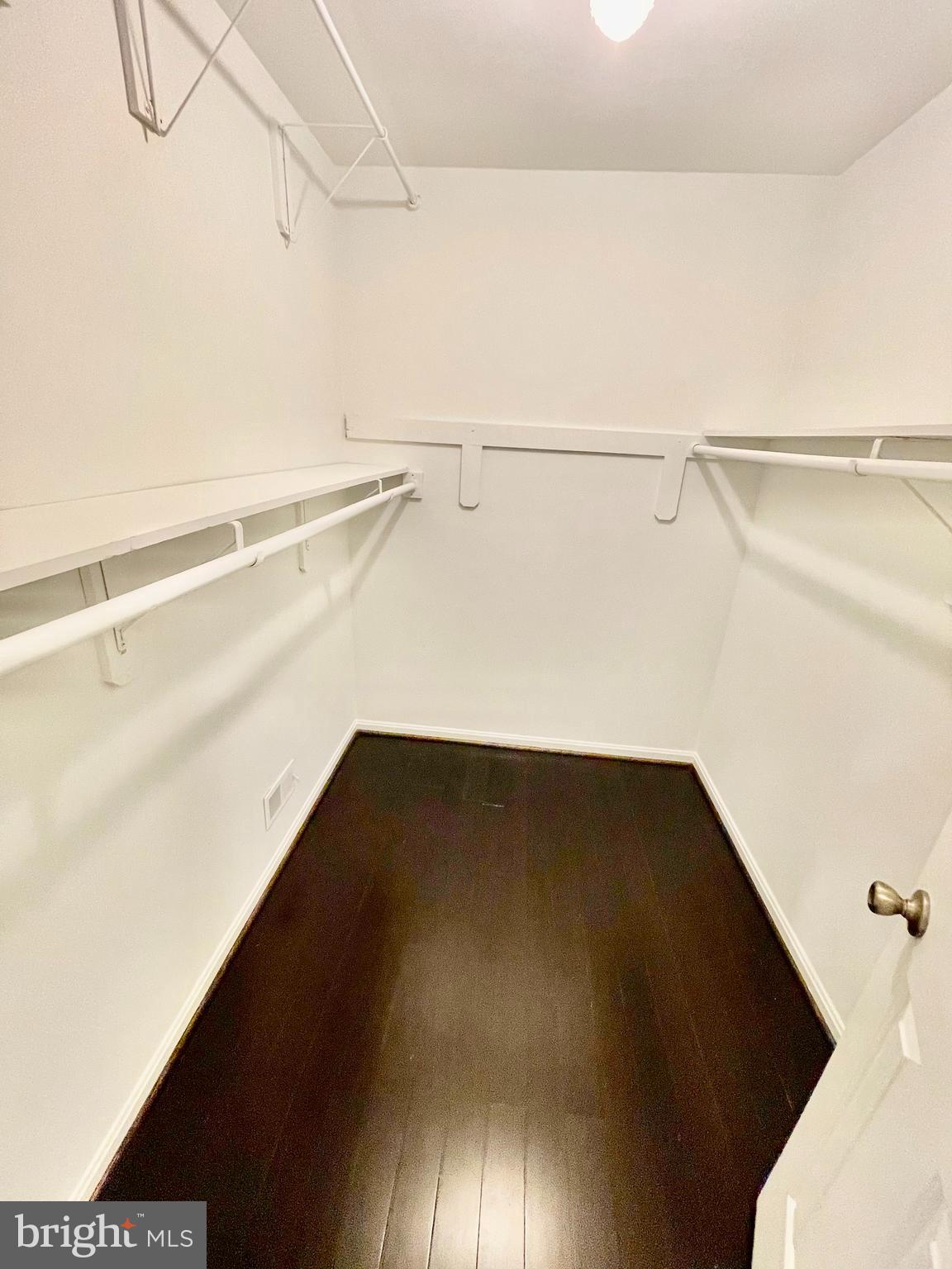 RETREAT FARM - Residential