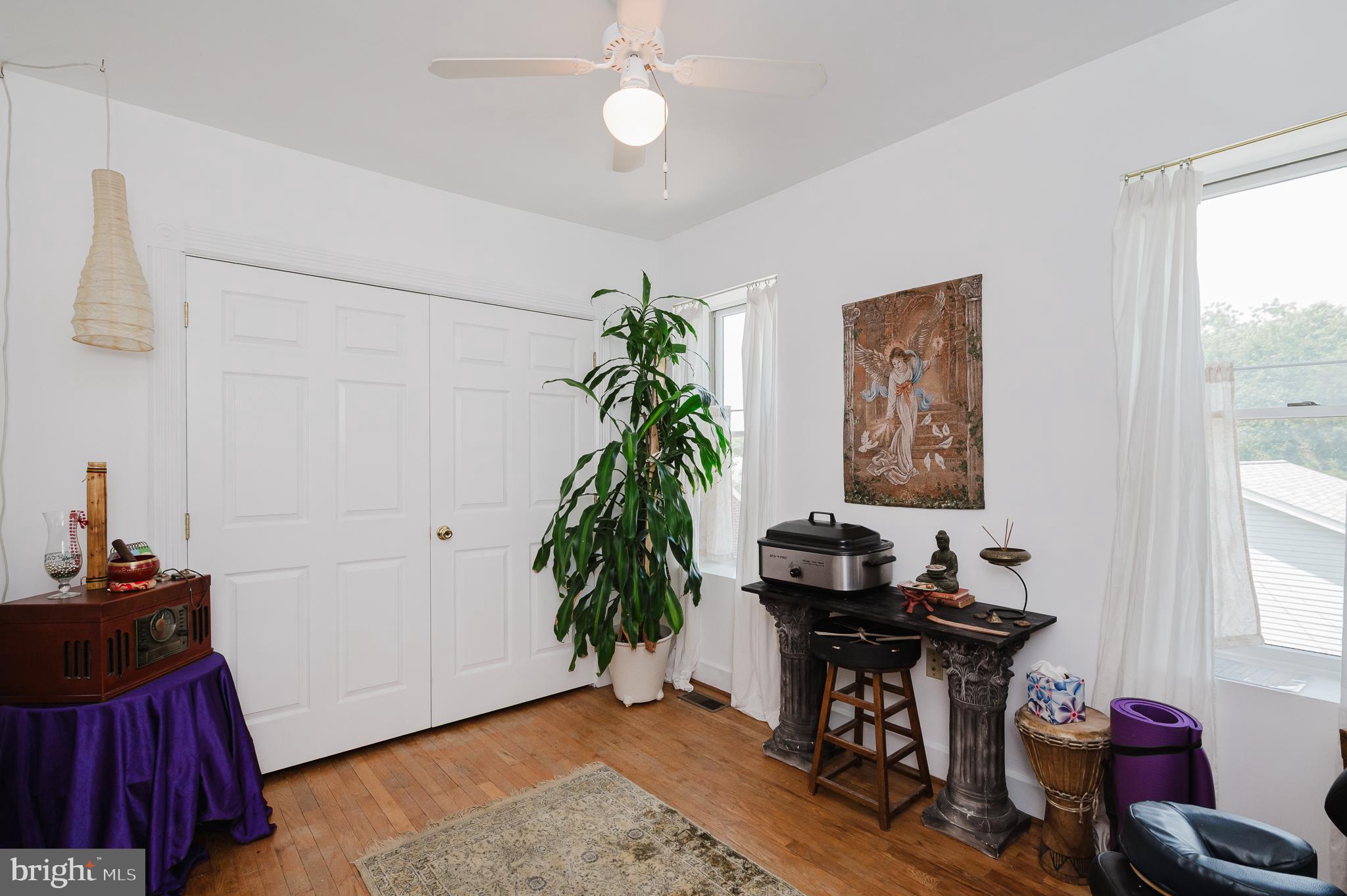 PERRYVILLE - Residential