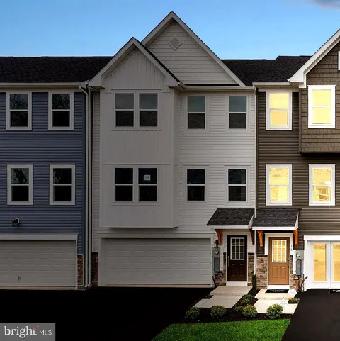 88 Sorento Court, Inwood, WV MLS: WVBE2039346