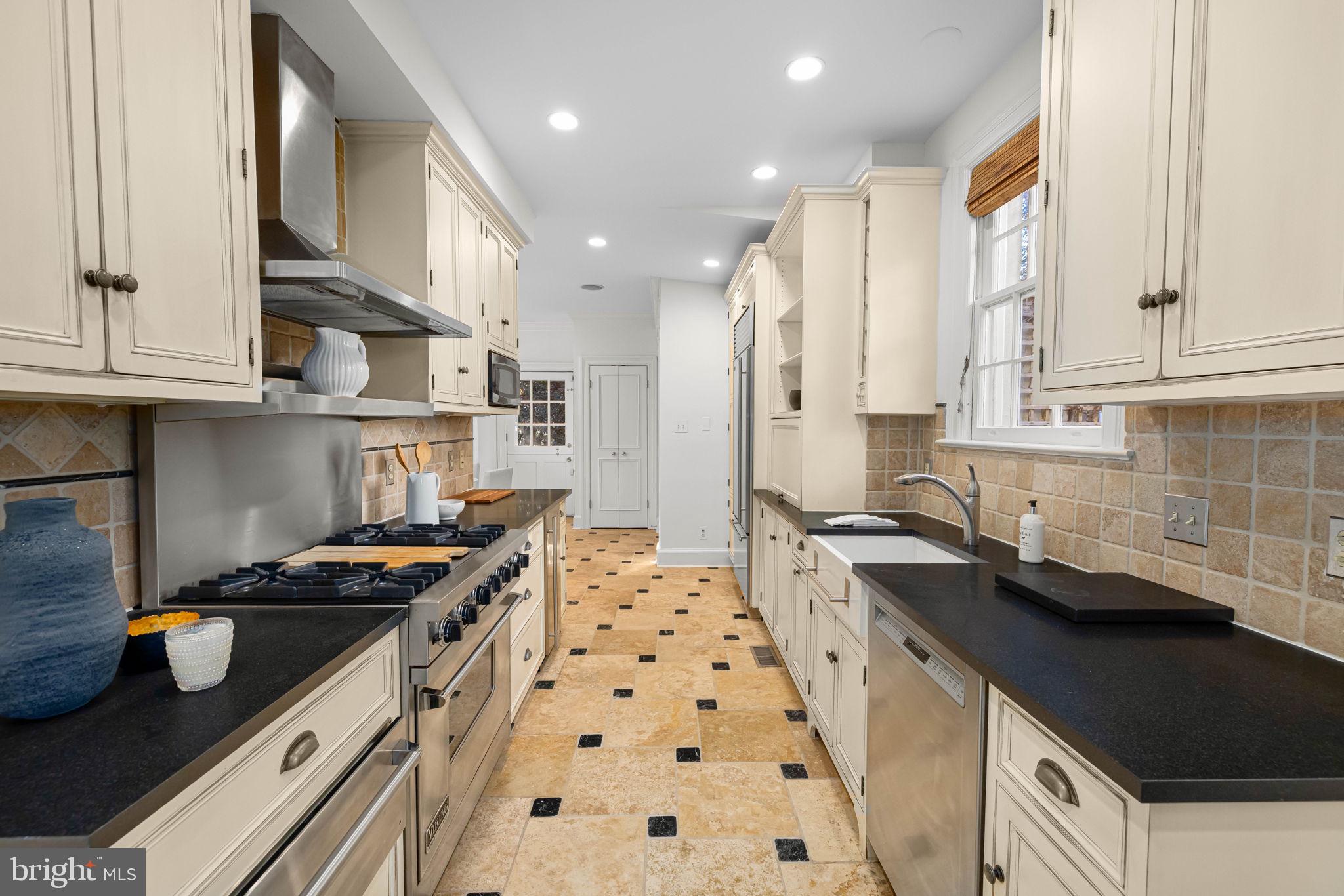 WESLEY HEIGHTS - Residential