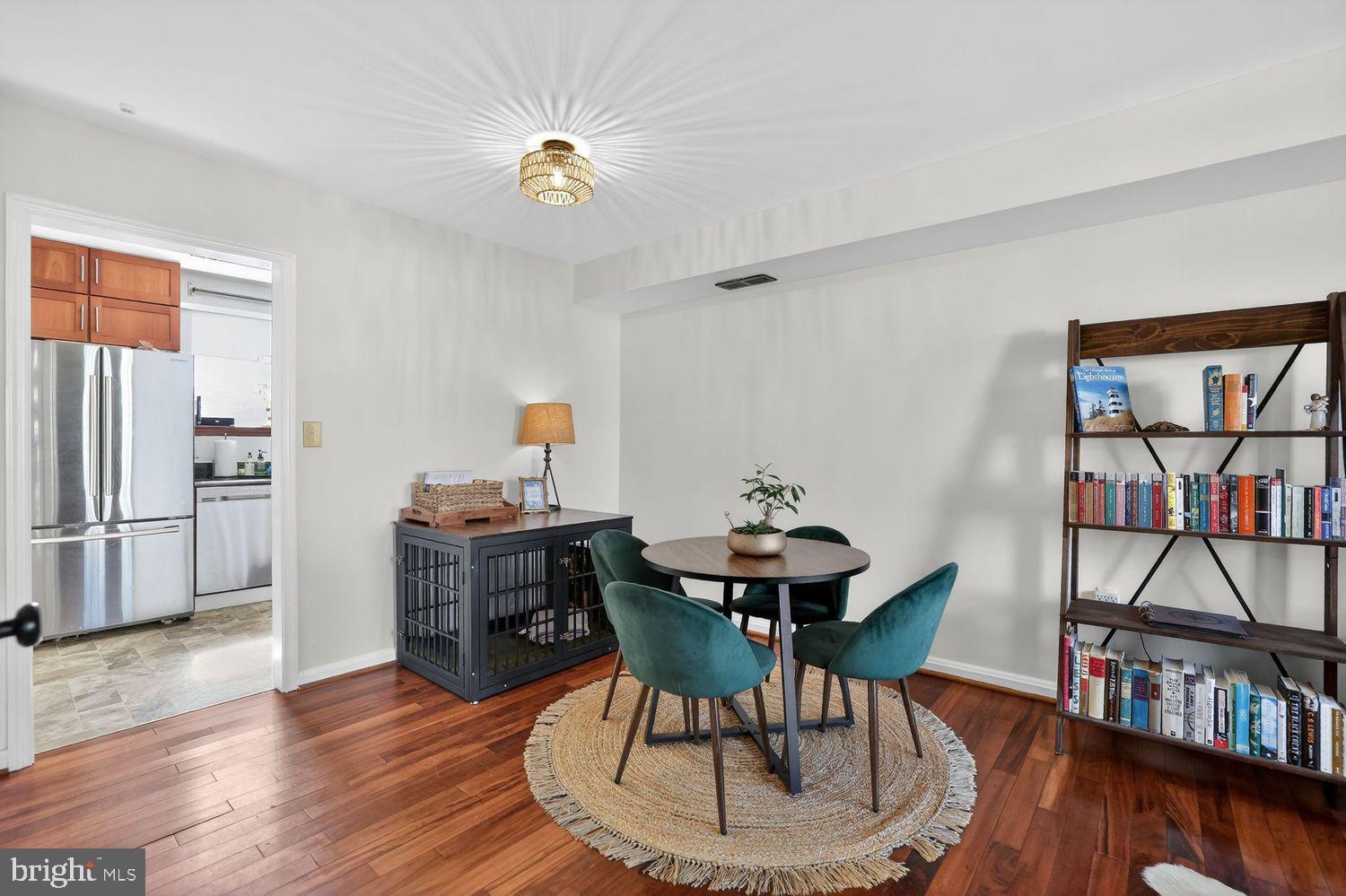 2515 N DEARING STREET