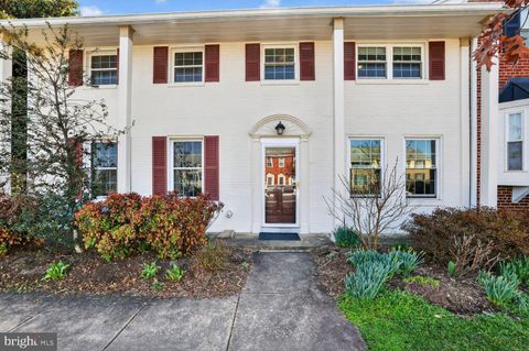 2515 N DEARING STREET ALEXANDRIA VA 22302