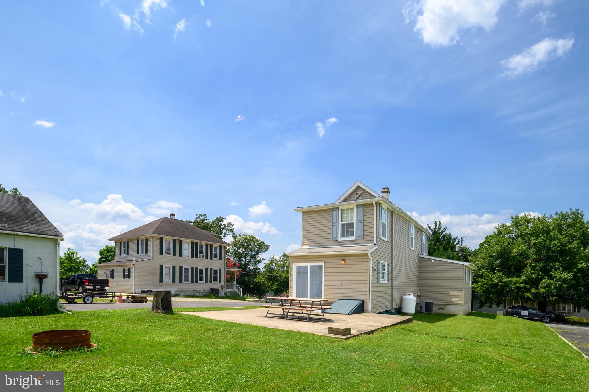 HILLSIDE - Residential